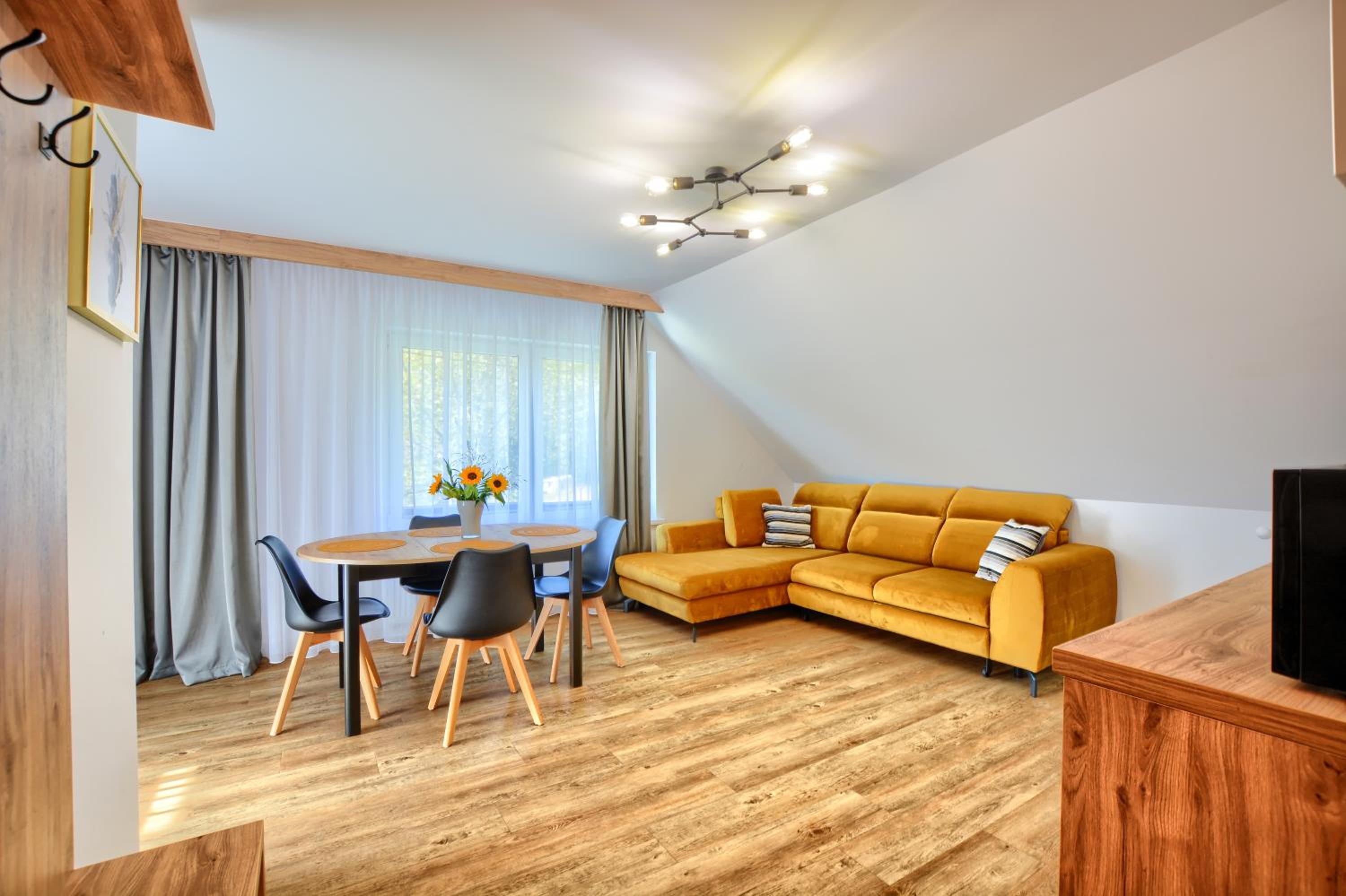 One-Bedroom Apartment with Balcony