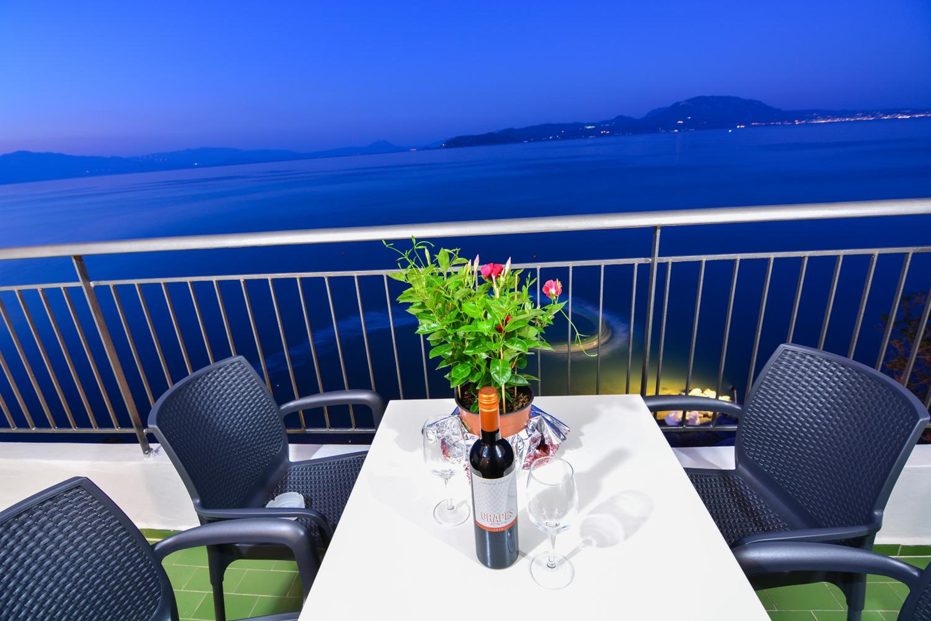 Triple Room with Sea View photo 2