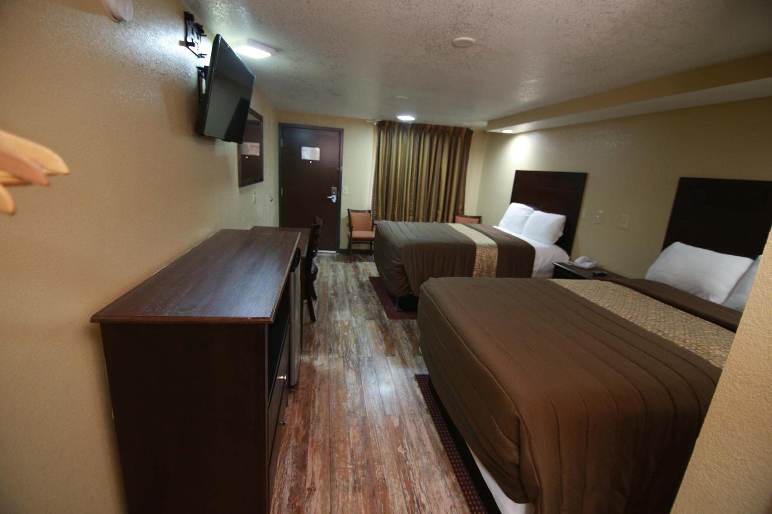 Double Room - Non-Smoking  photo 2