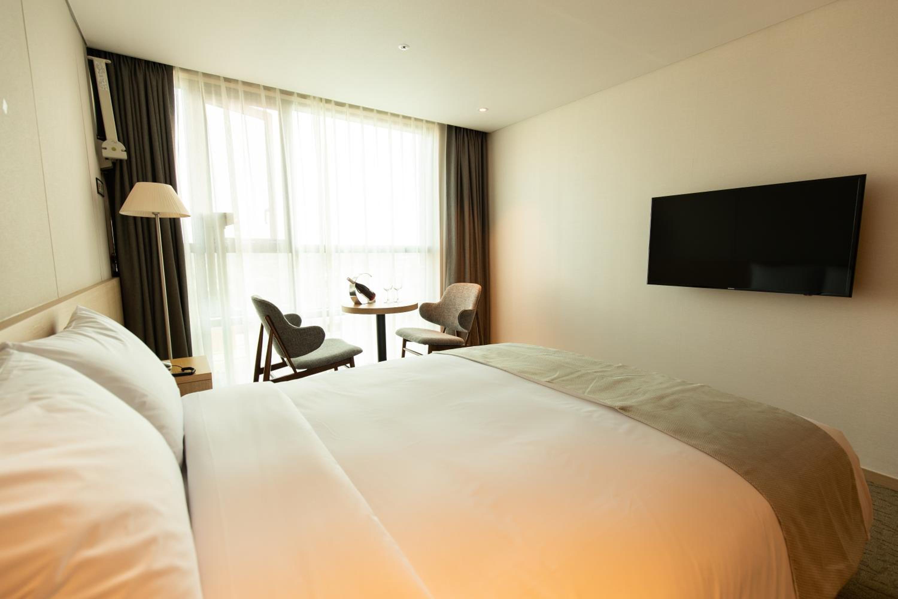 Standard Double Room photo 2