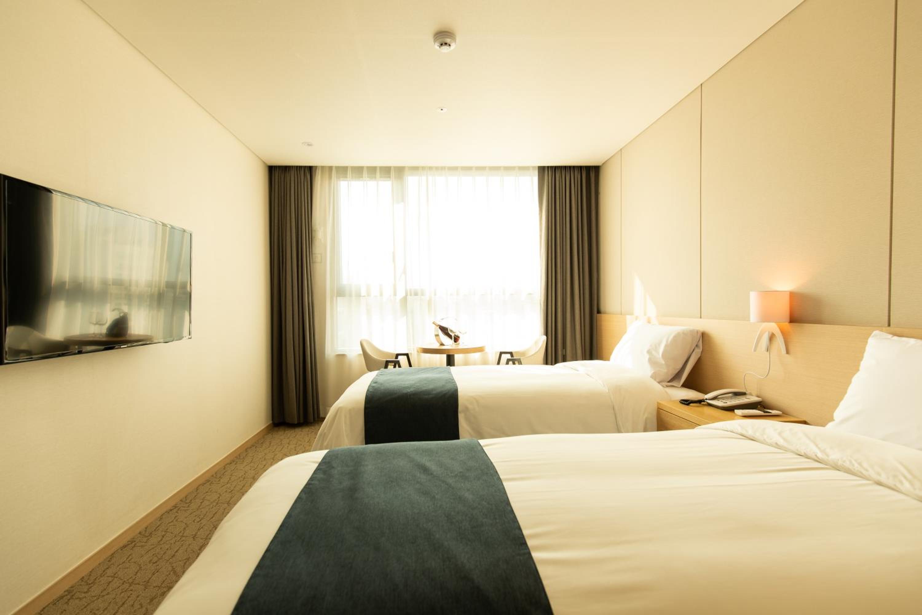 Standard Twin Room photo 3