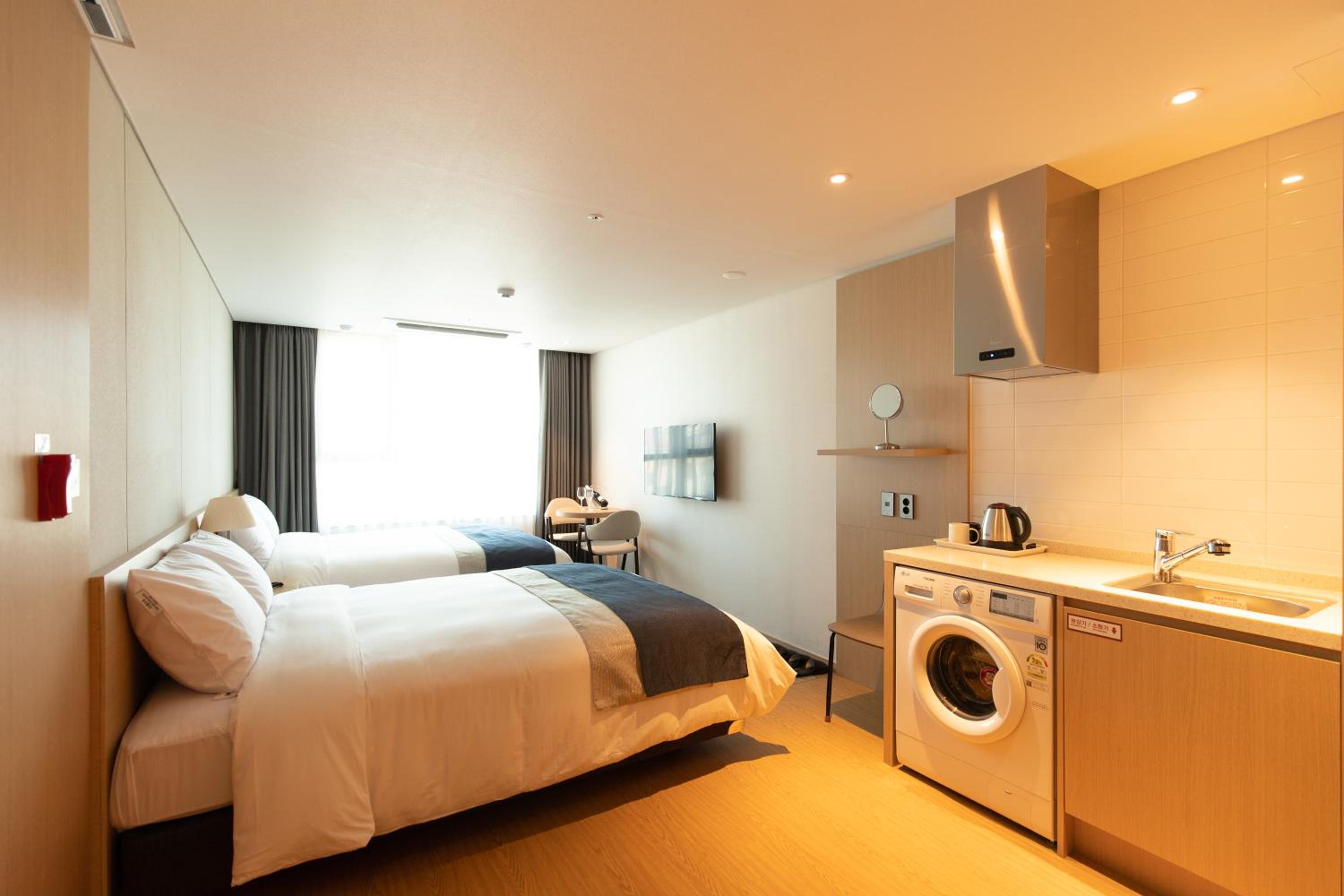 Standard Double Room with Two Double Beds photo 1