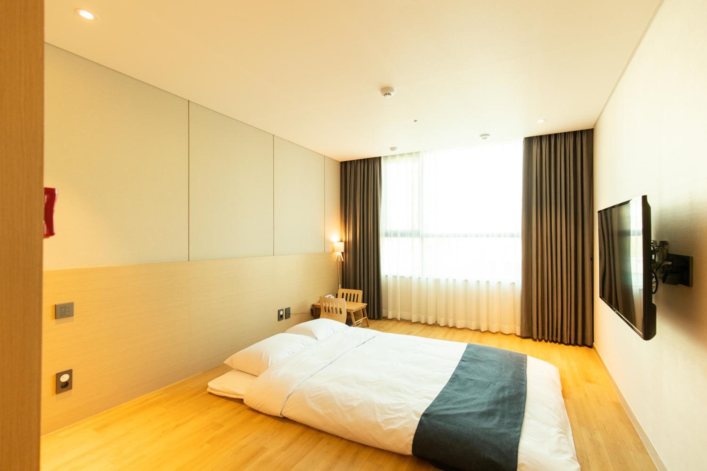 Korean-style Triple Room photo 1