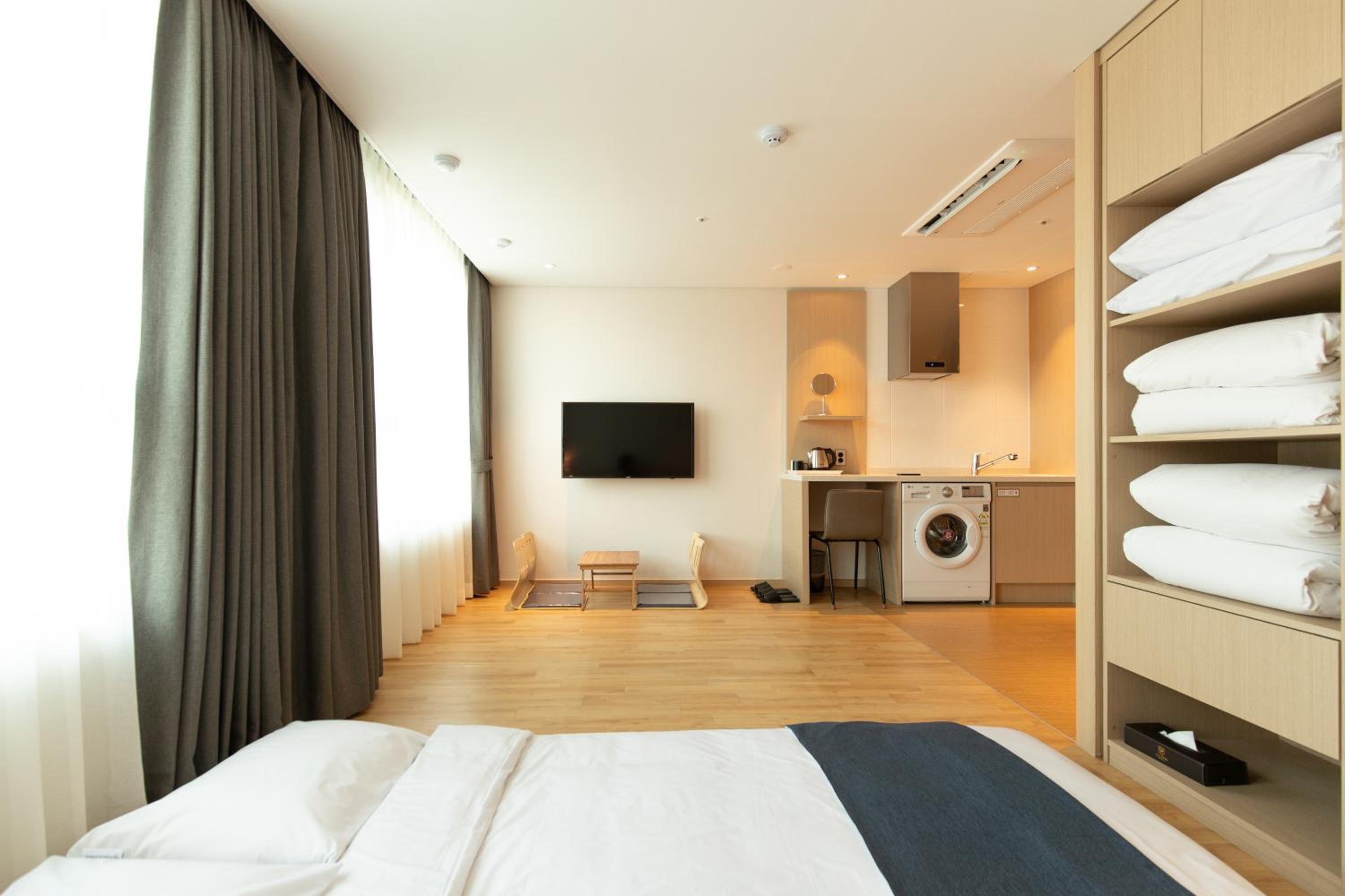 Korean-Style Quadruple Room photo 1
