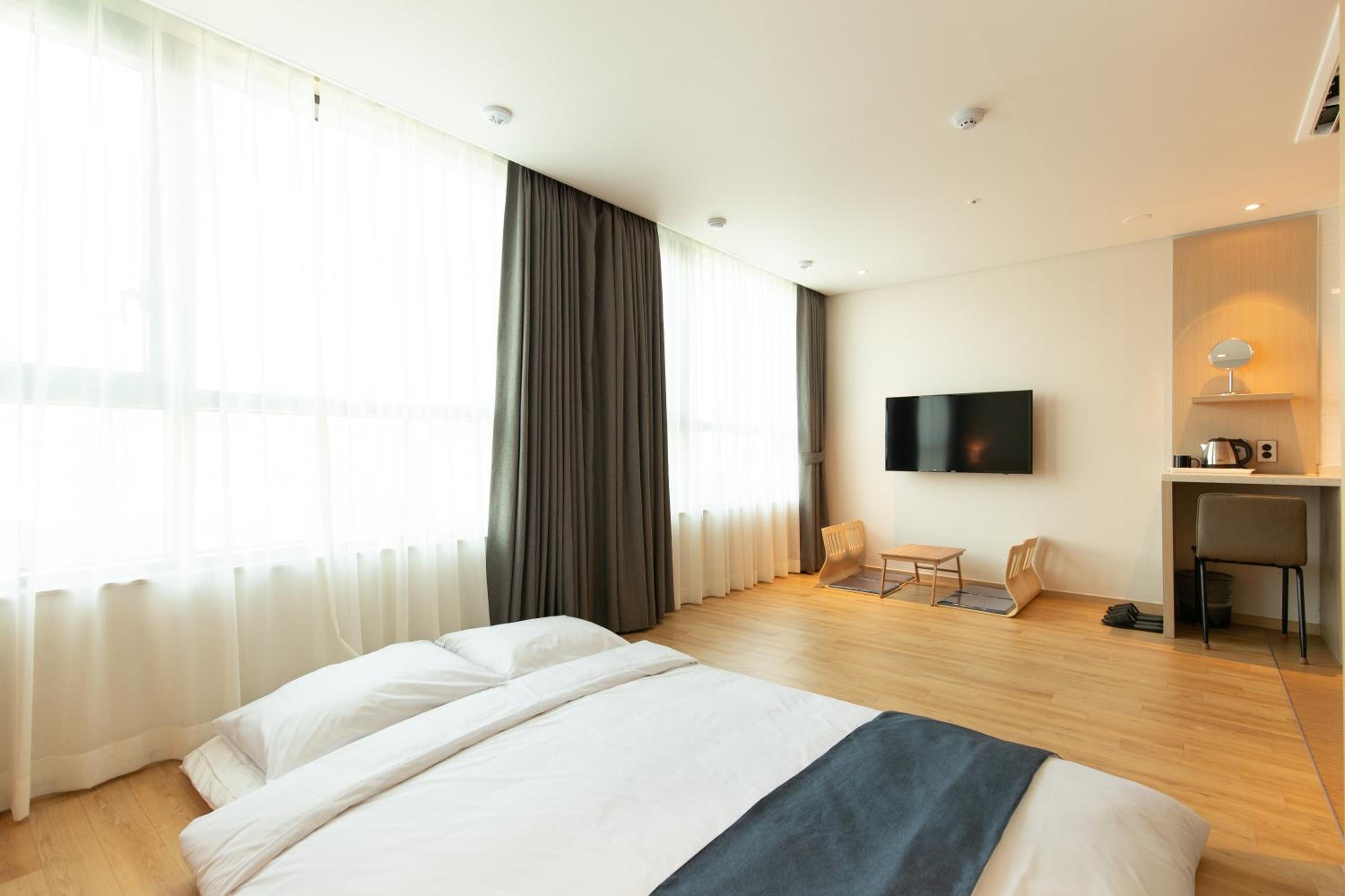 Korean-Style Quadruple Room photo 3