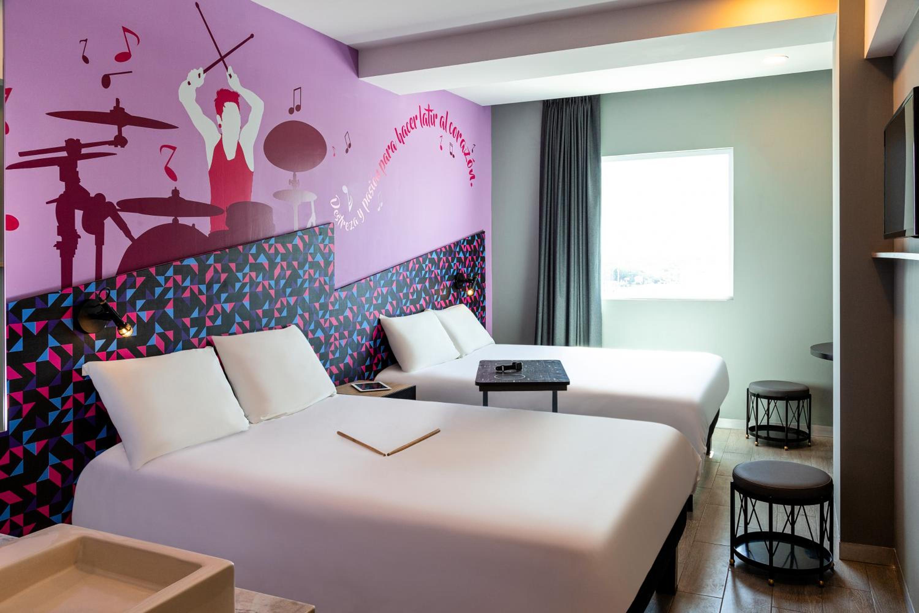 Standard Room with Twin Double Beds - Photo 3