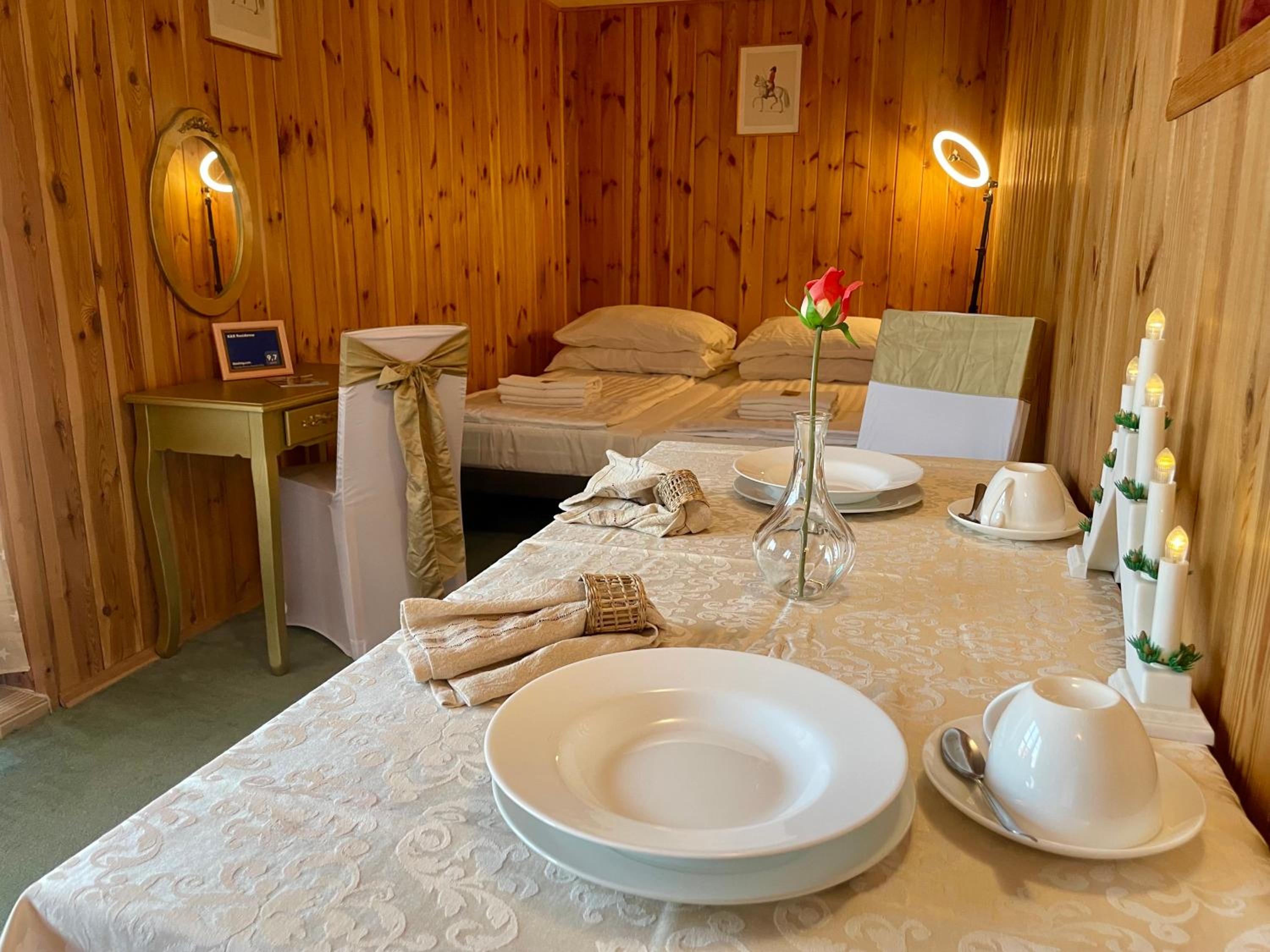 One-Bedroom Deluxe Apartment