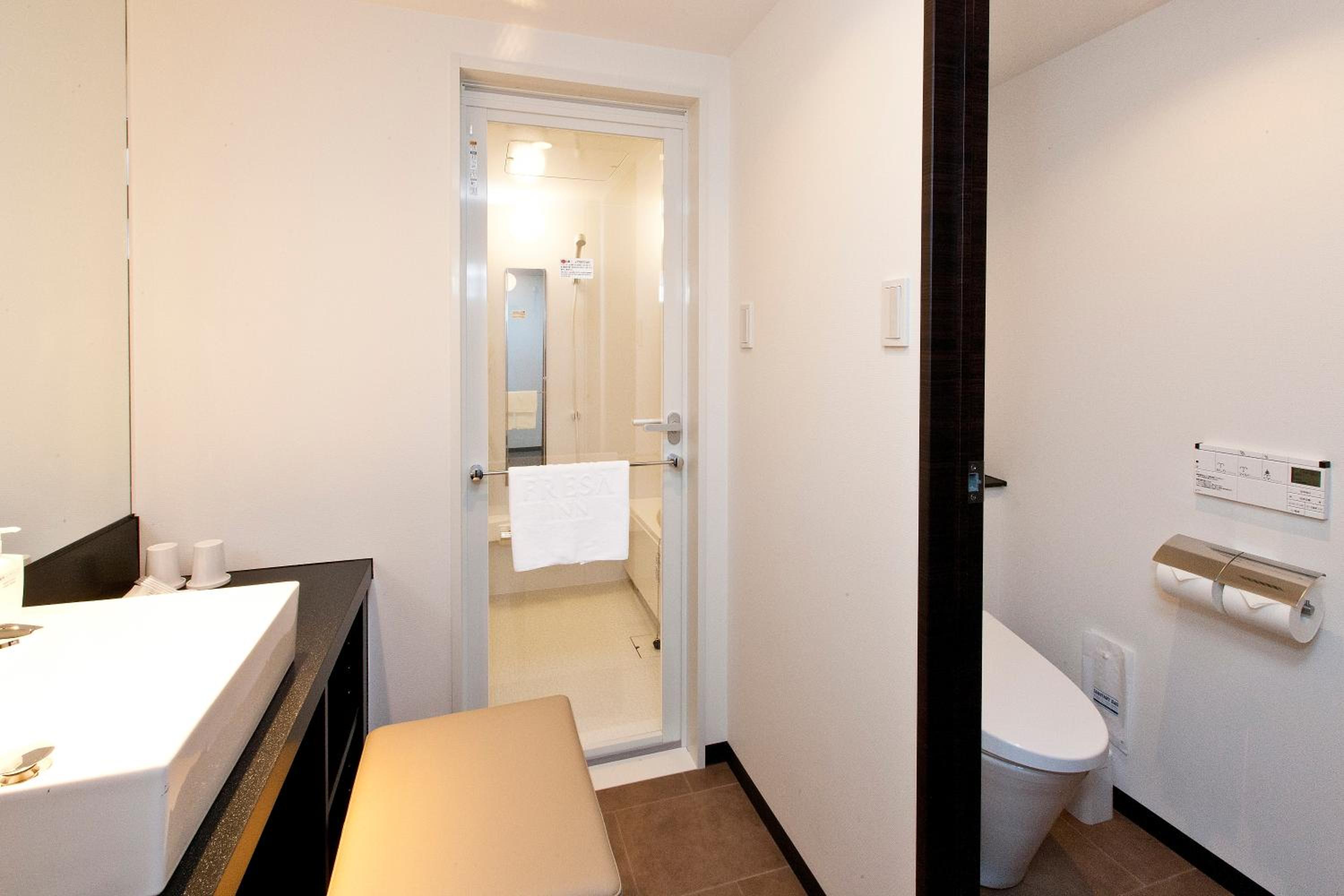 Premium + Sofa Twin Room - Smoking photo 3