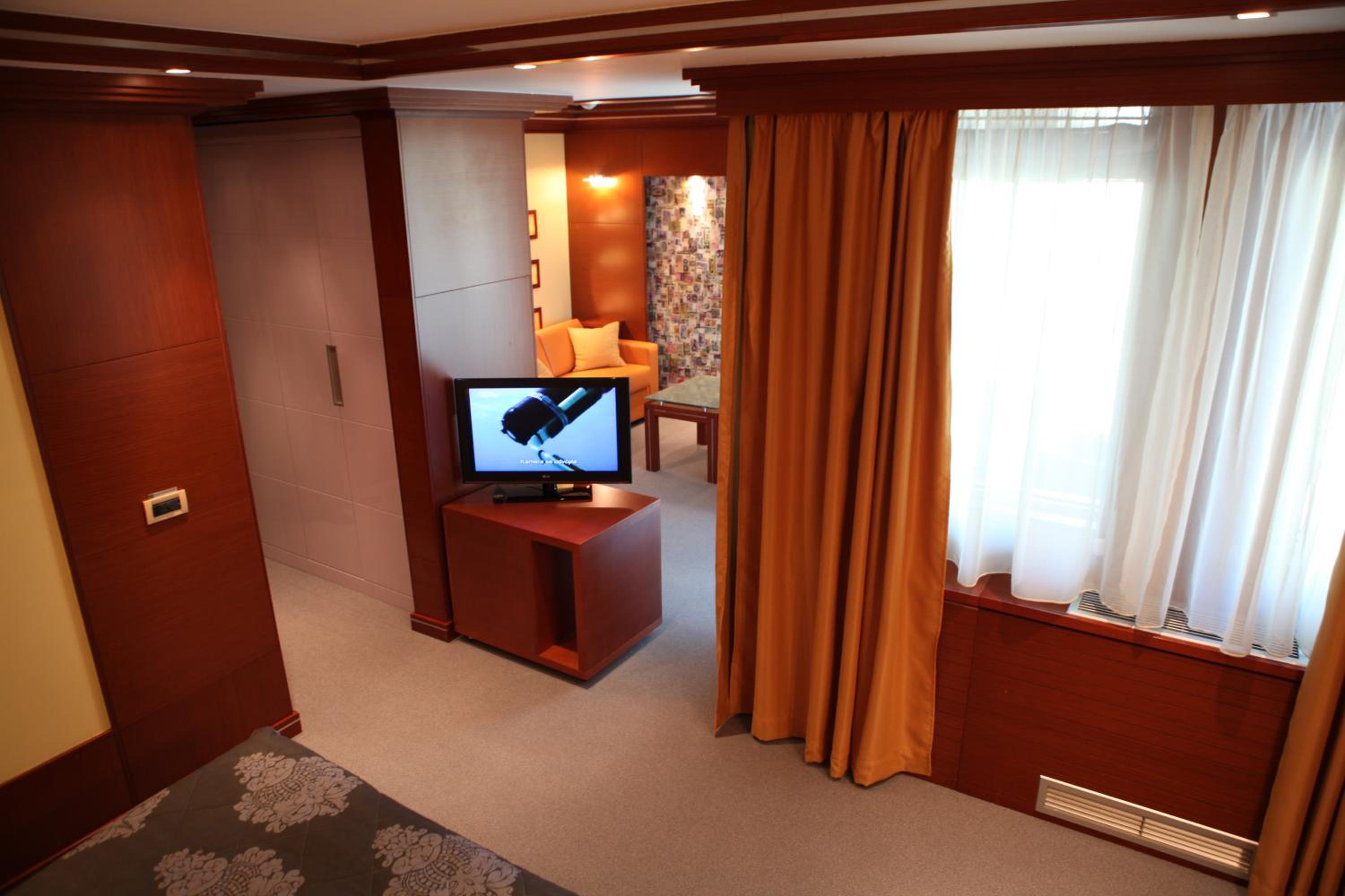 Exclusive Room - Photo 6