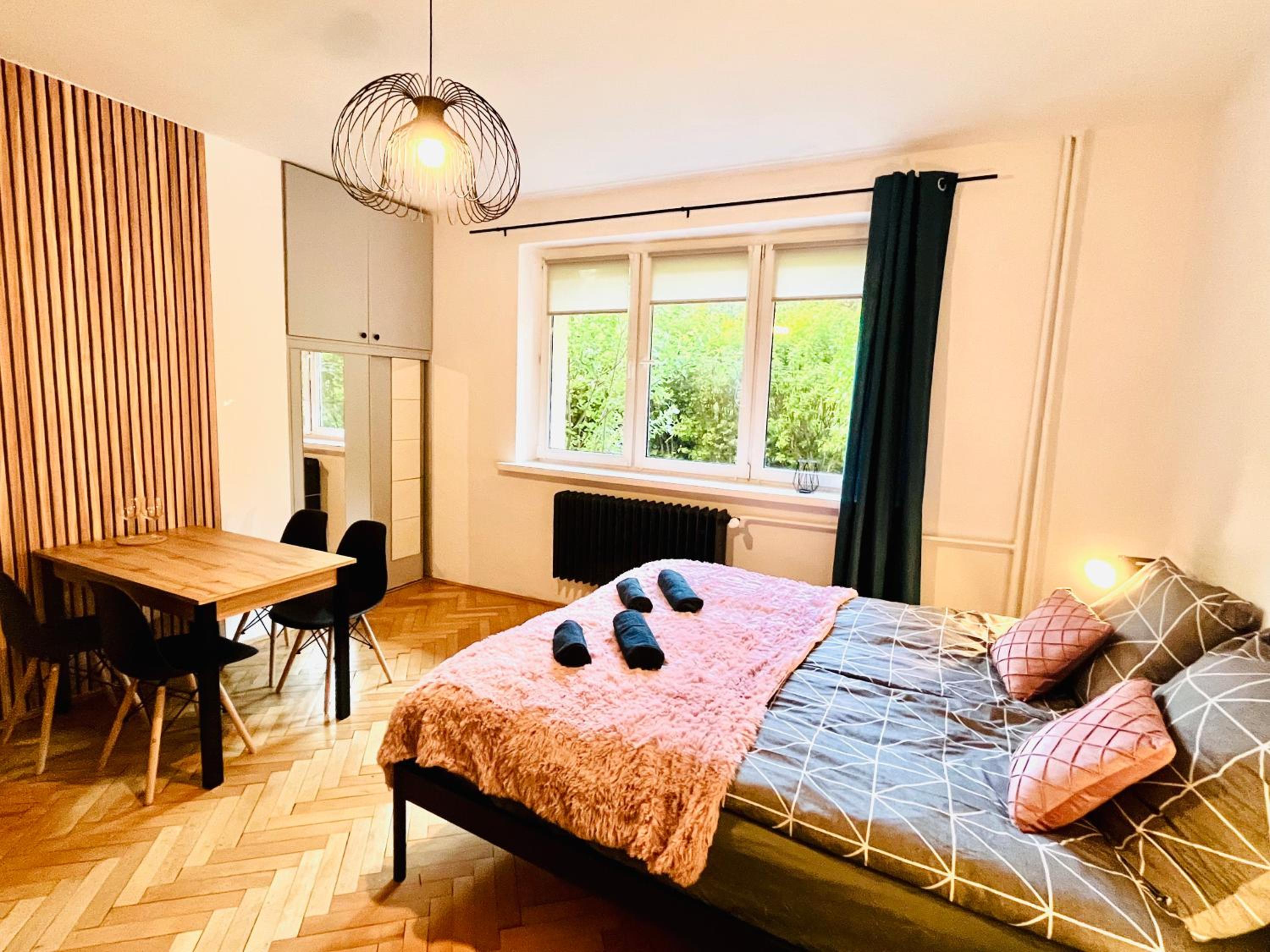 One-Bedroom Apartment