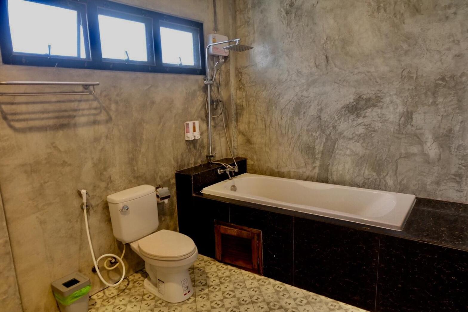 Deluxe Double or Twin Room with Spa Bath photo 3