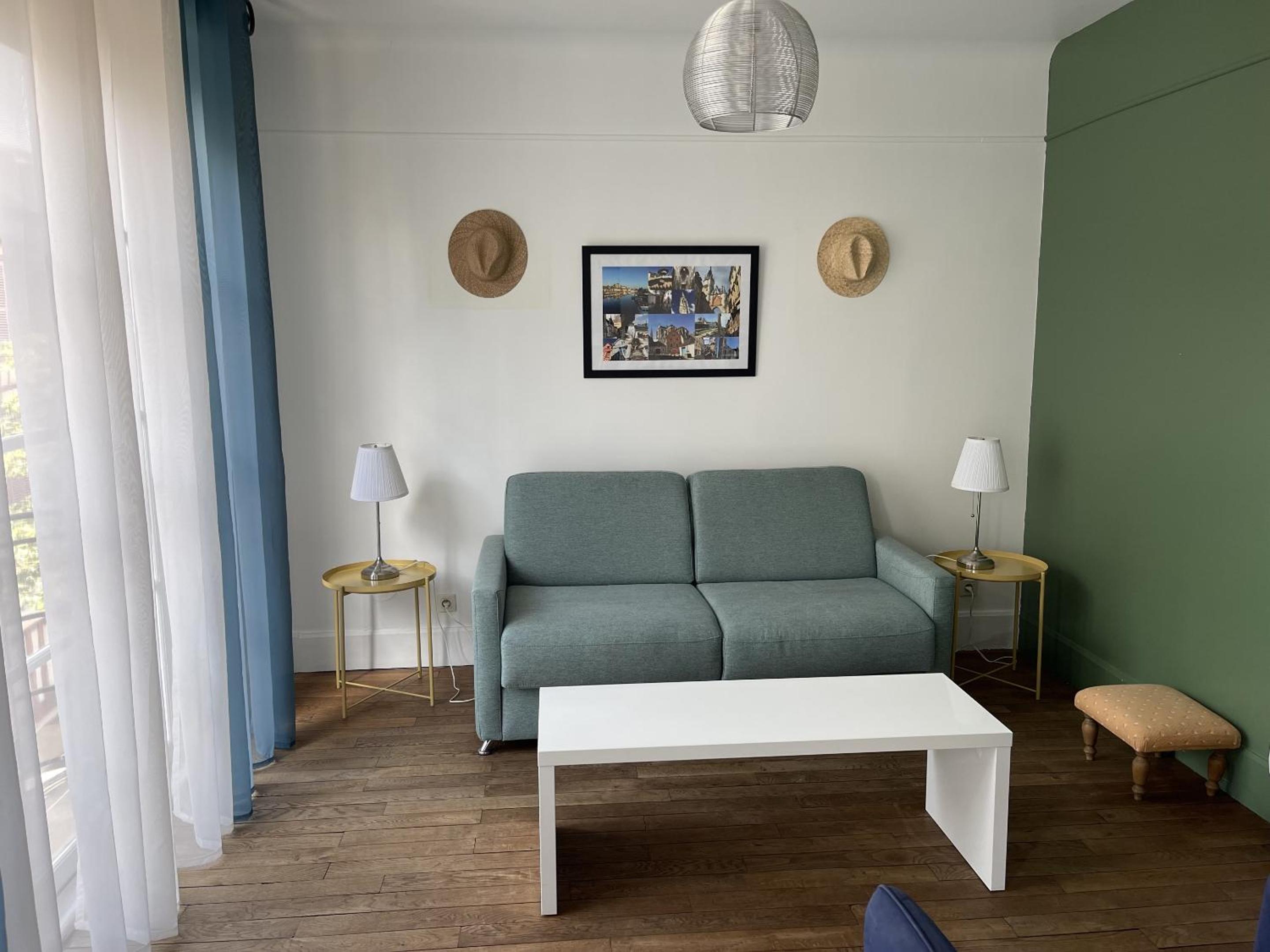 One-Bedroom Apartment