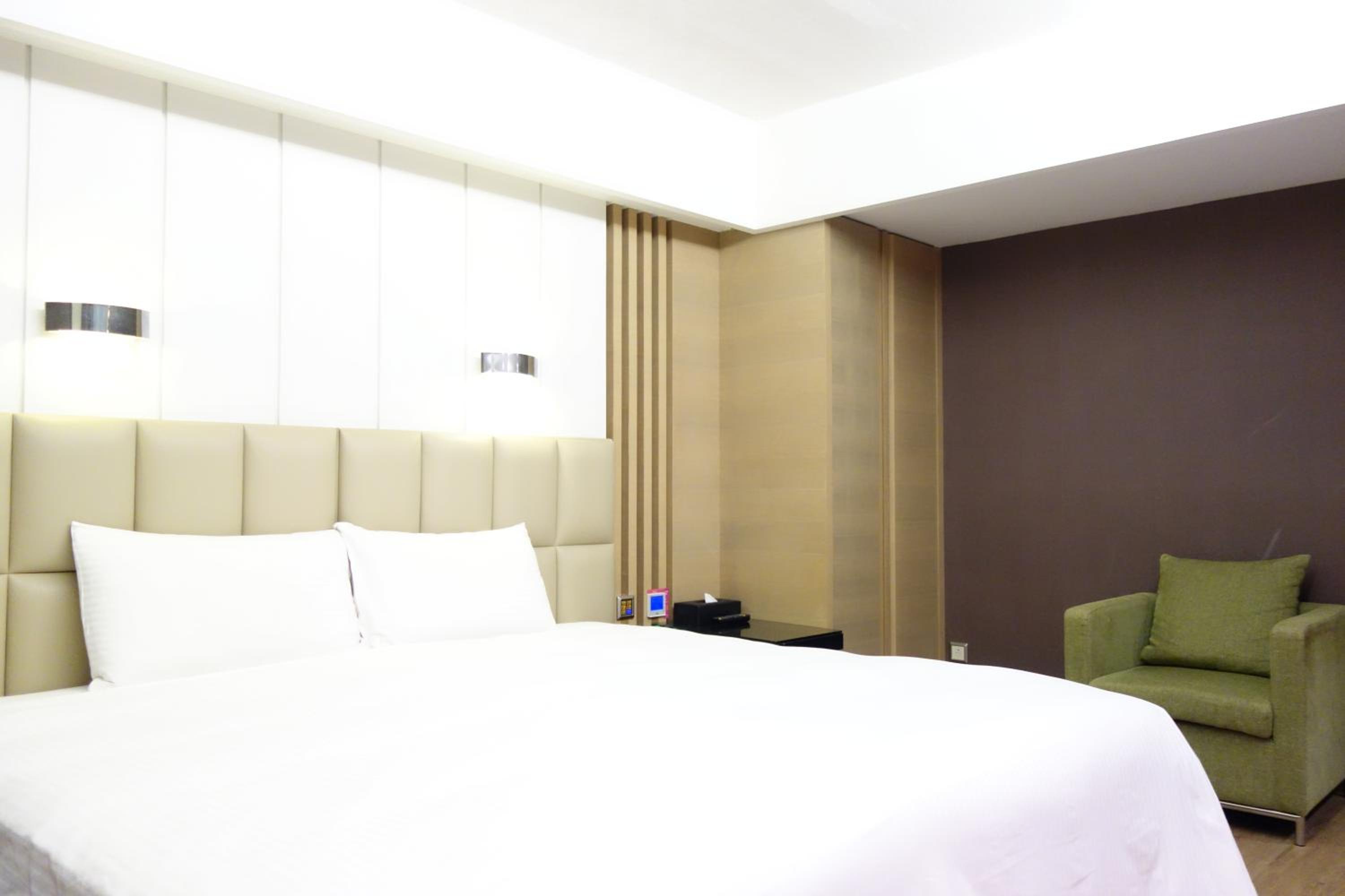 Standard Double Room - Photo 6