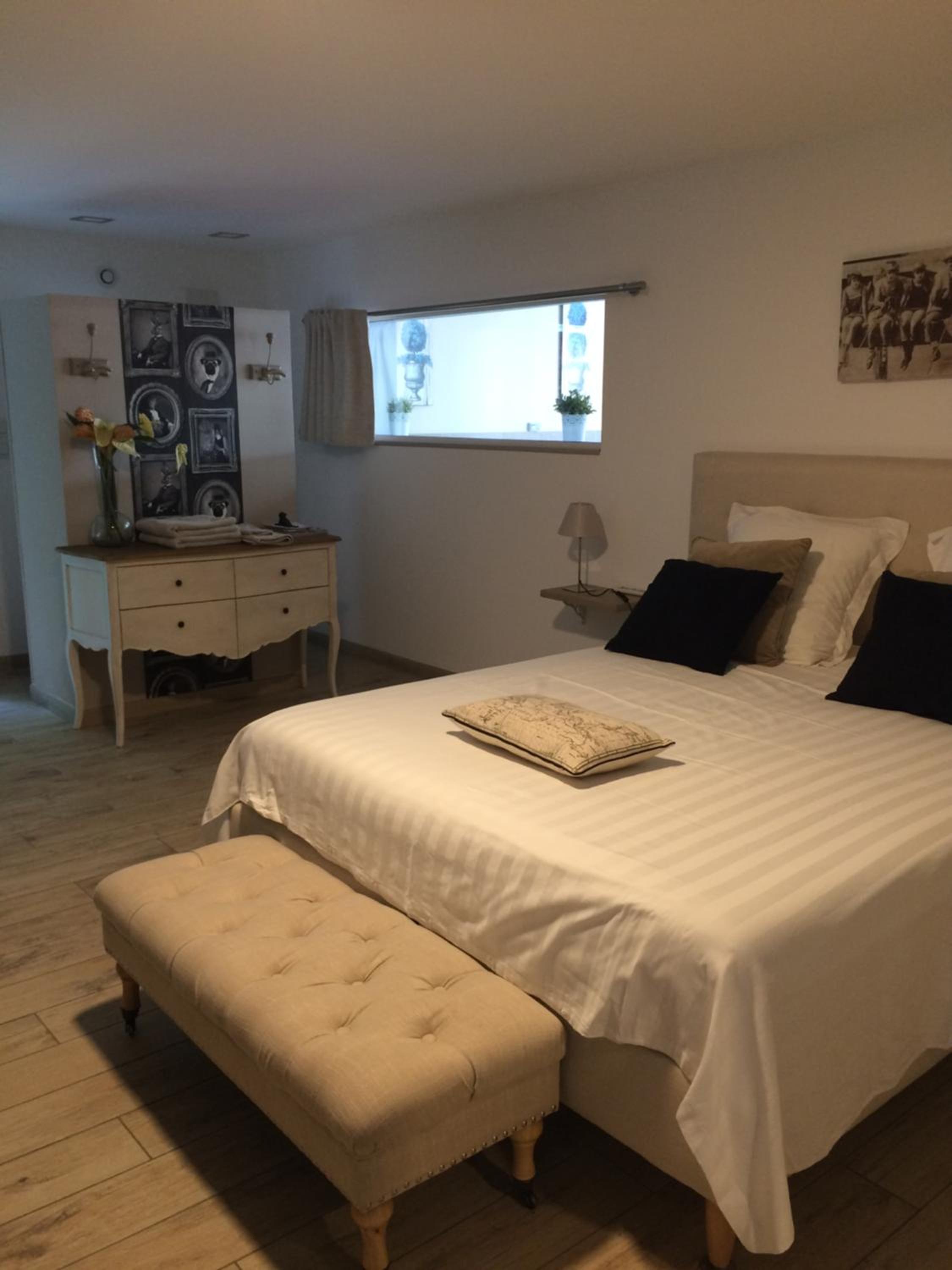Triple Room with Pool View photo 3