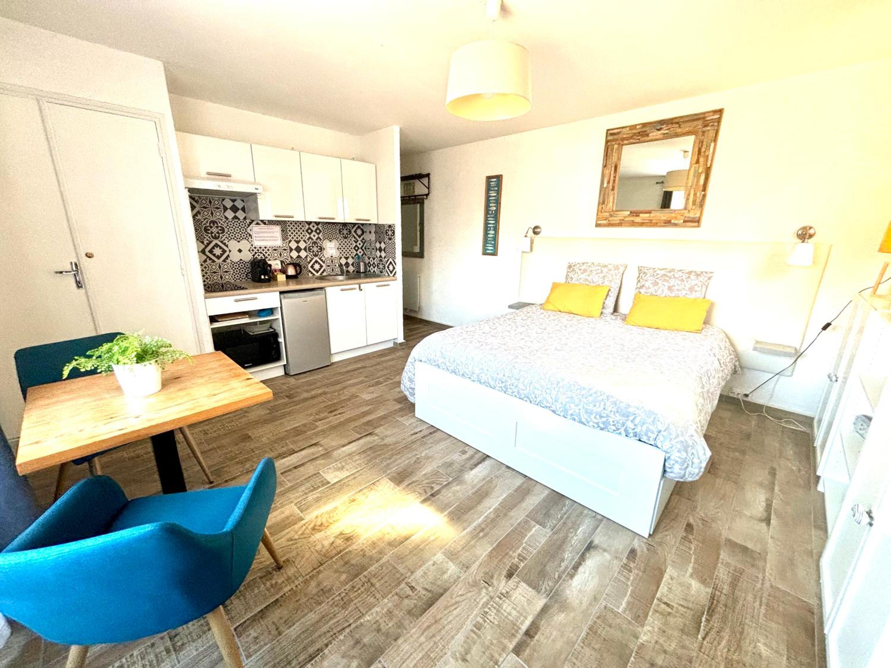 Studio Apartment