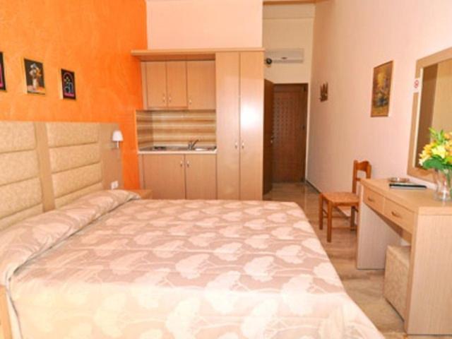 Apartment photo 2
