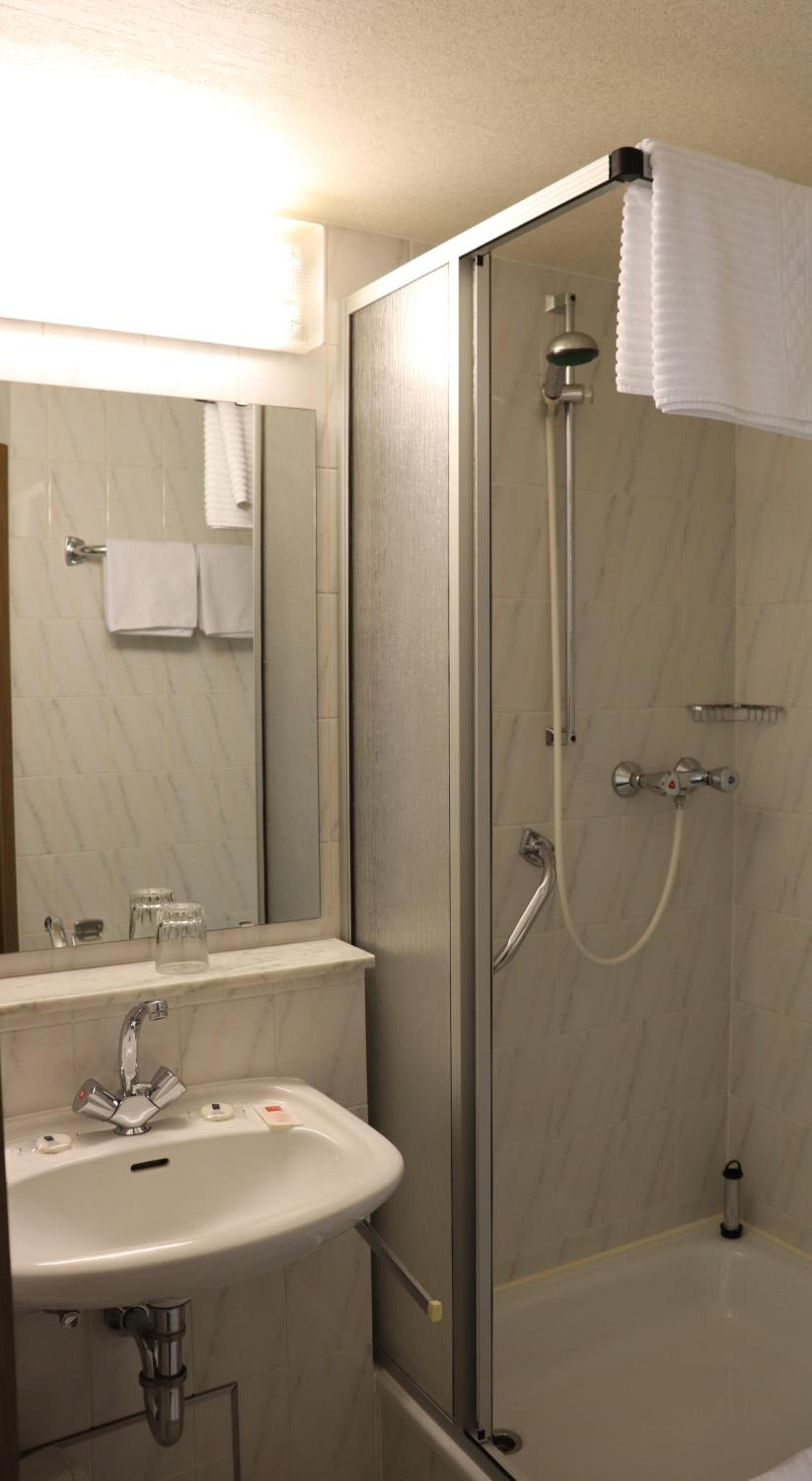 Double Room - Photo 6
