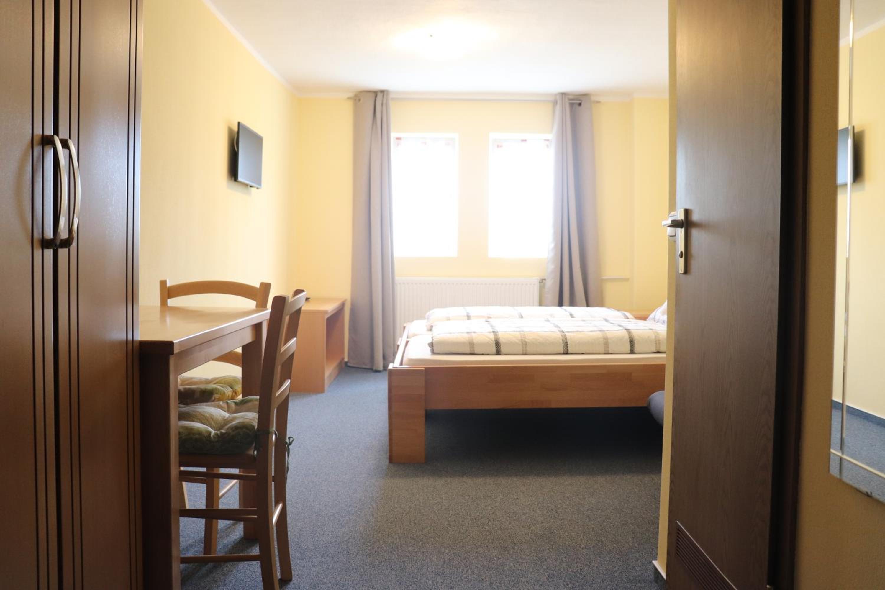 Double Room - Photo 7