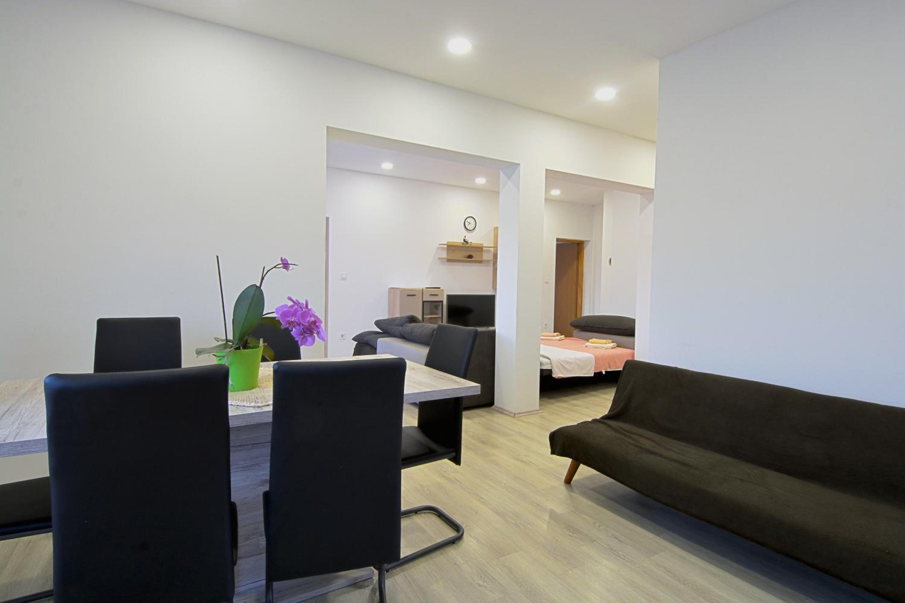 Two-Bedroom Apartment - Photo 4