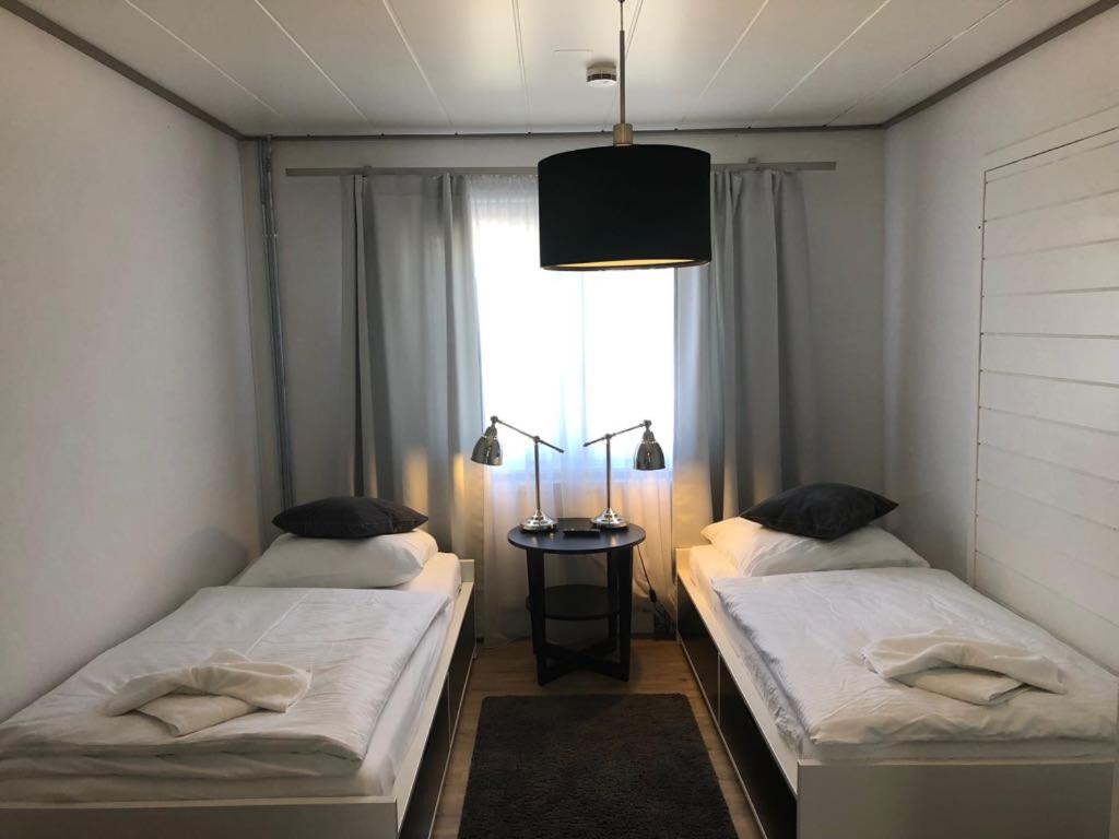 Small Twin Room - Photo 5