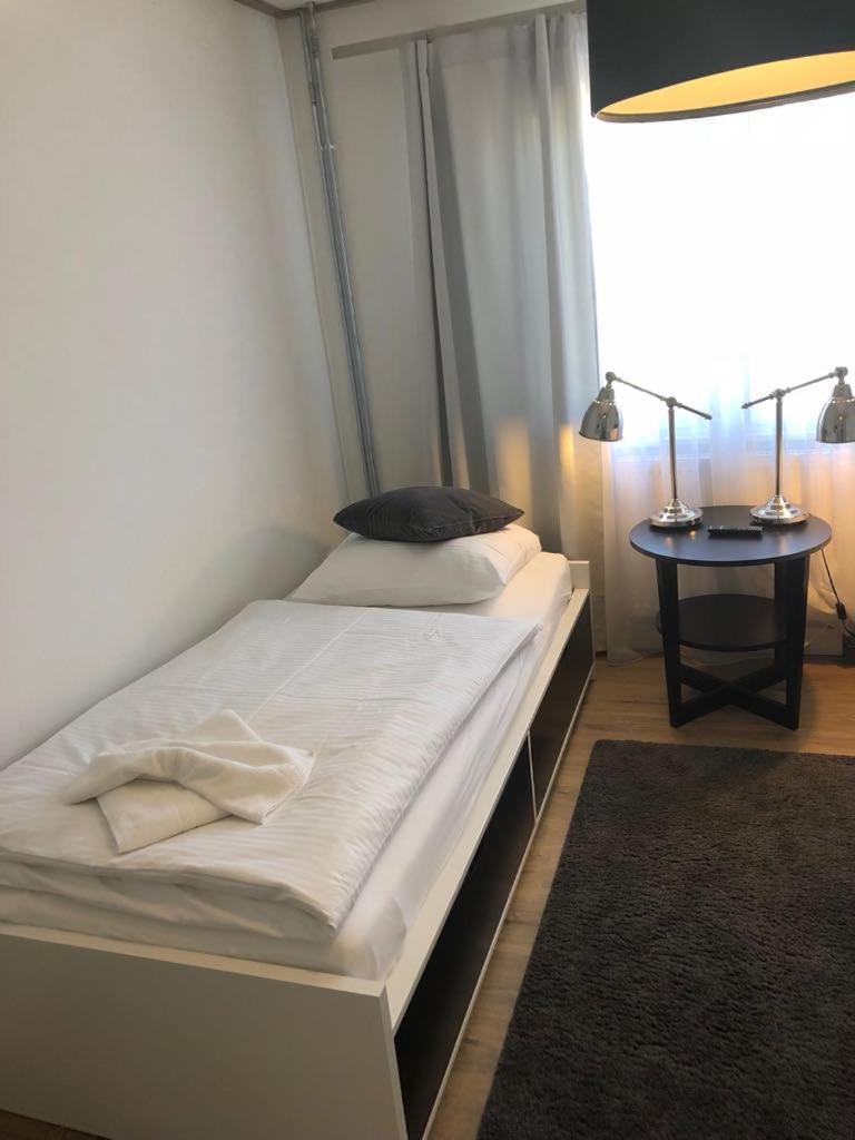 Small Twin Room - Photo 1