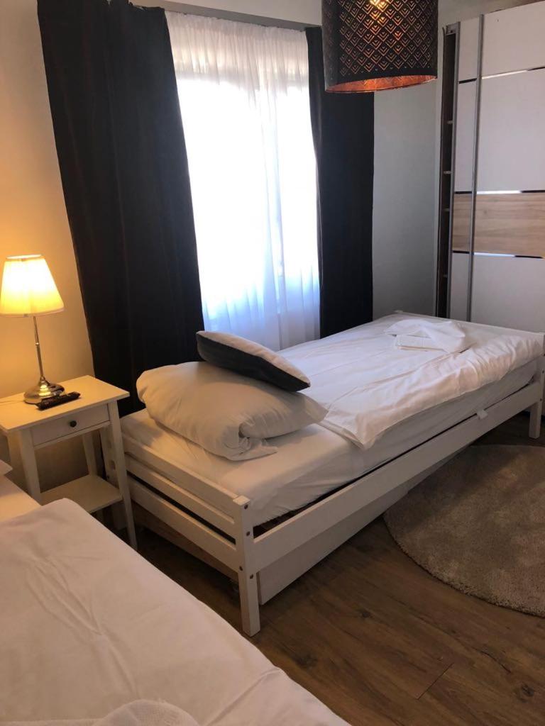 Twin Room - Photo 1