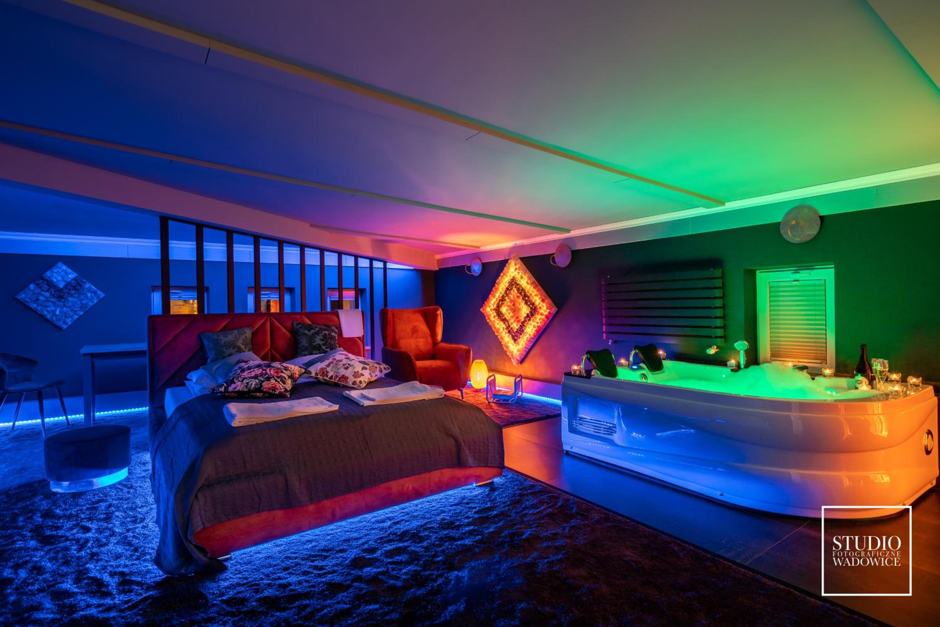 Deluxe Suite with Spa Bath