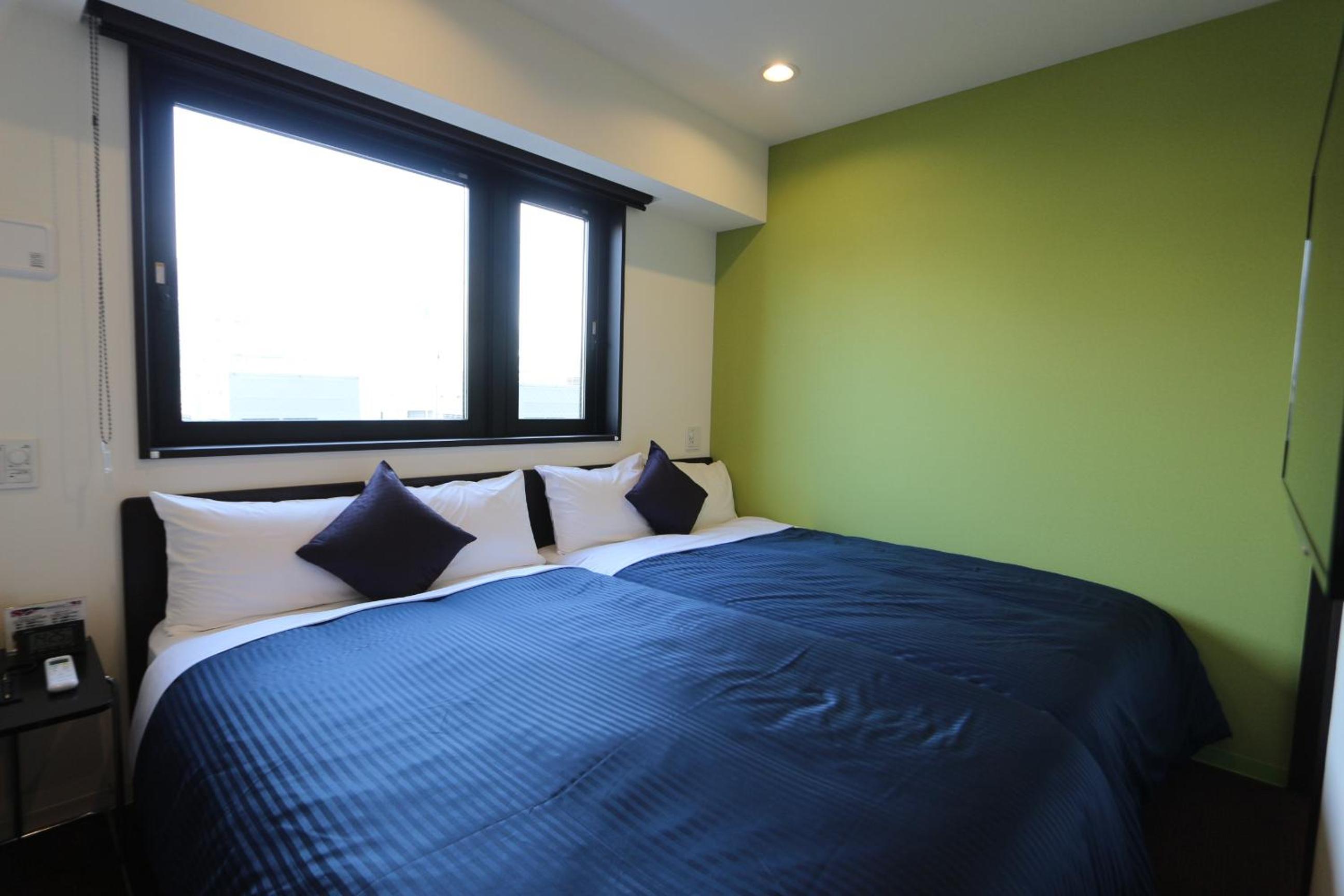 Twin Room - Smoking - Photo 3
