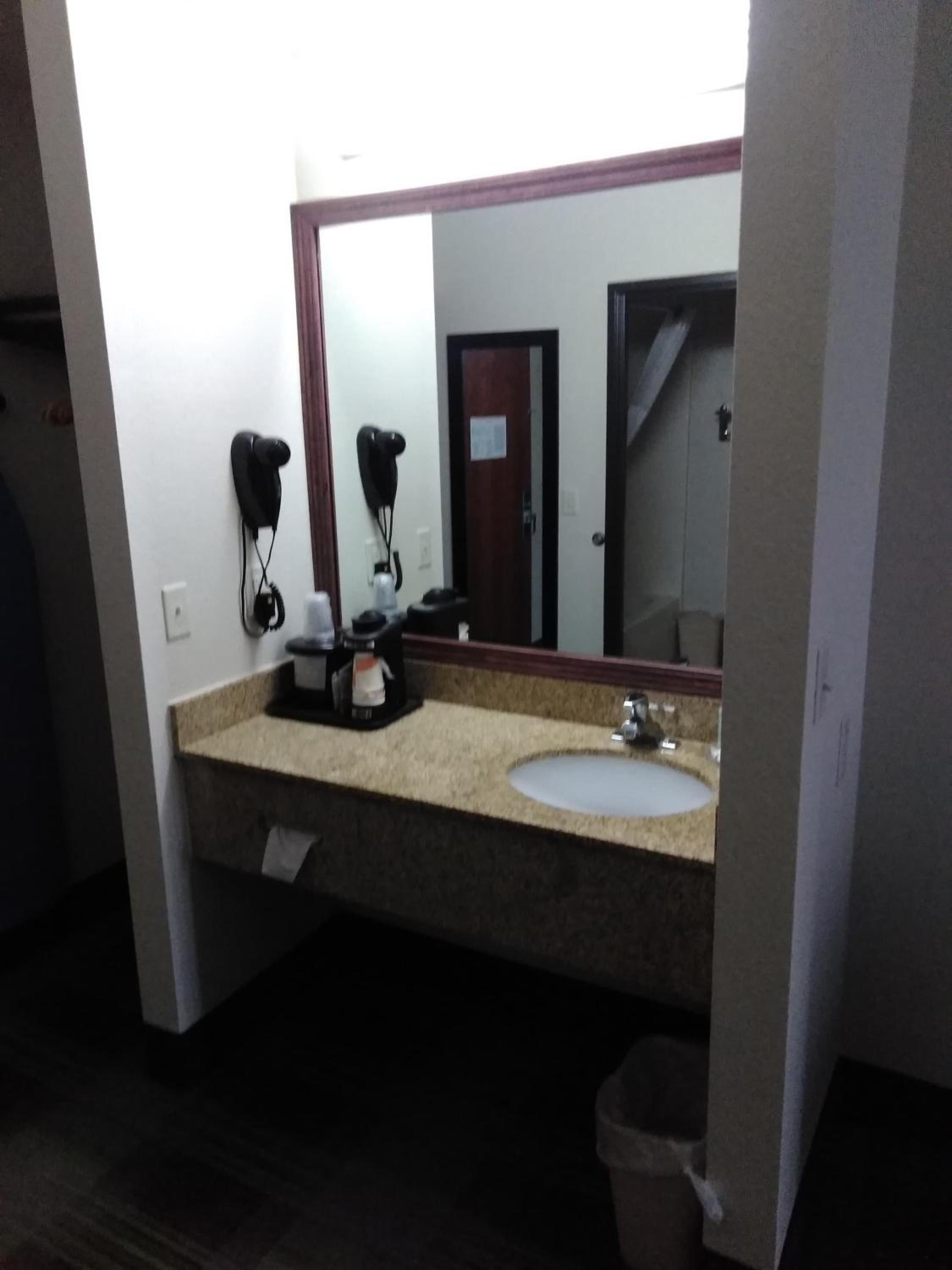 King Room - Non-Smoking - Photo 3