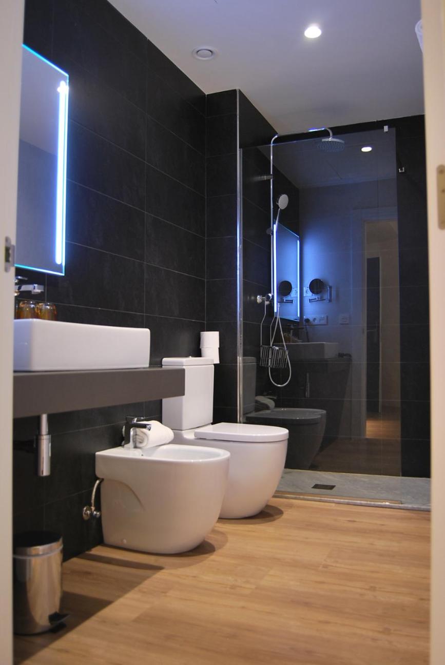 Double or Twin Room with Old Town View - Photo 19