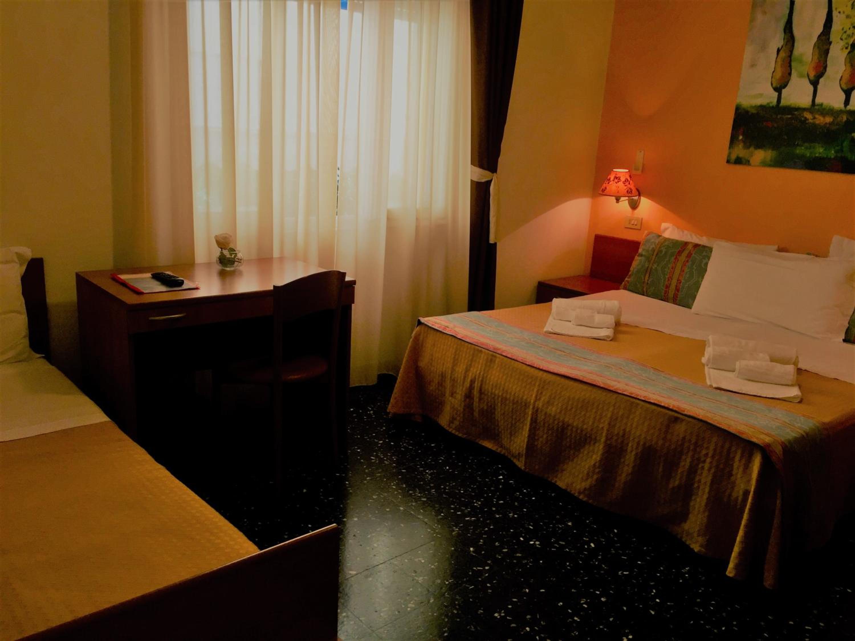 Triple Room - Photo 1