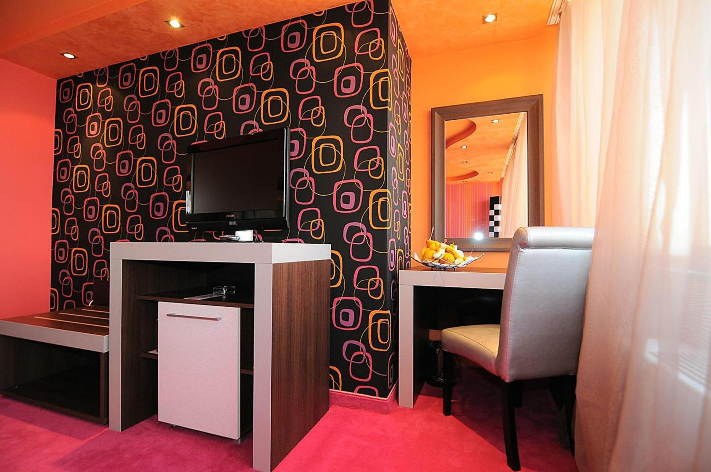 Business Apartment - Photo 11