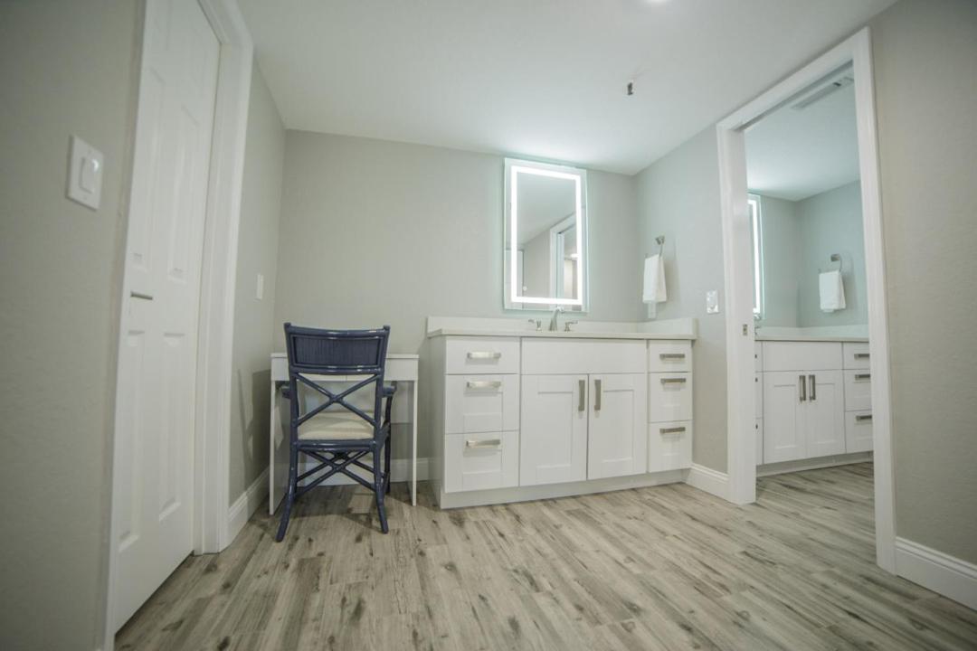 Three-Bedroom Apartment photo 2