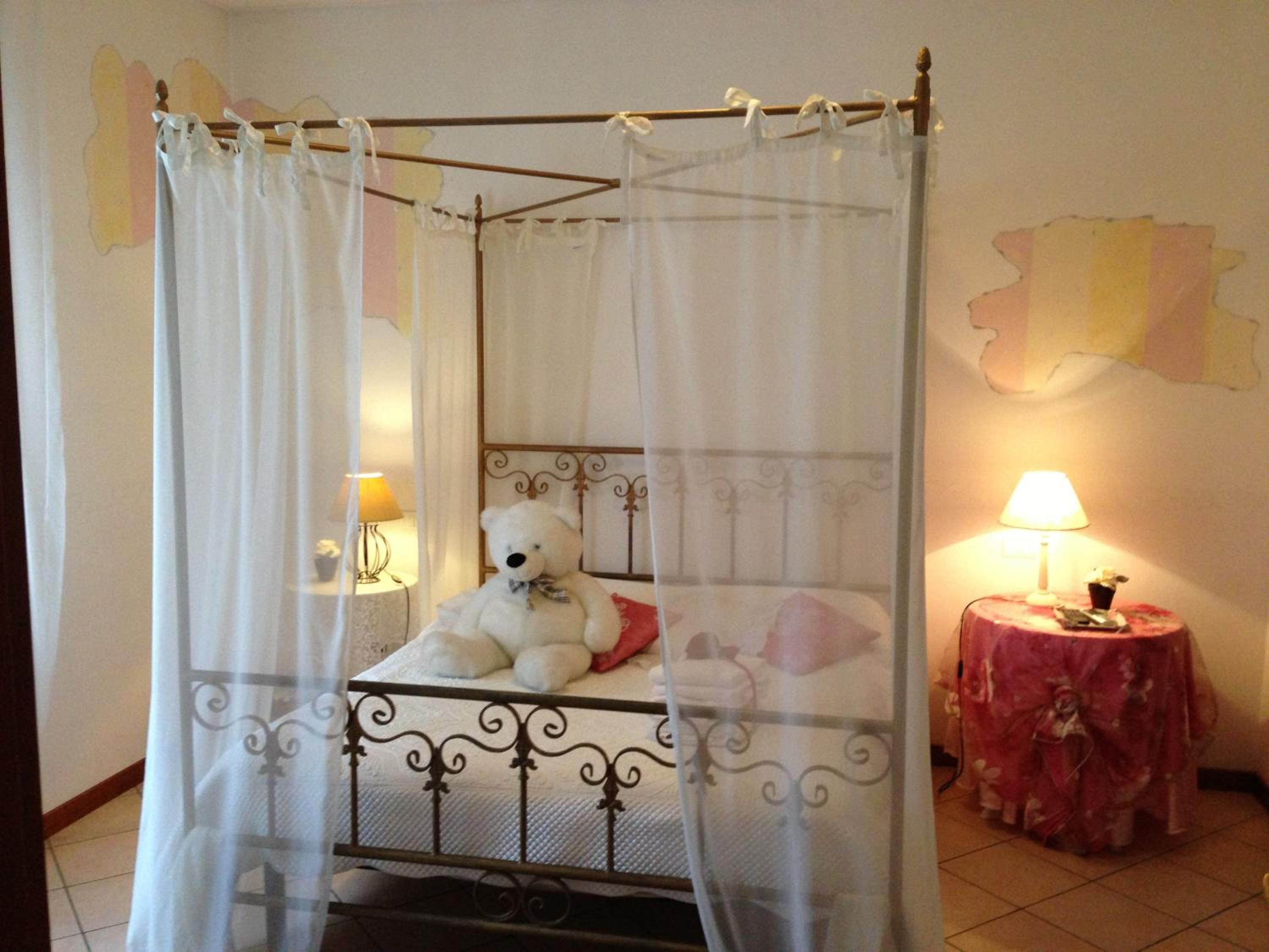 Double Room - Photo 7
