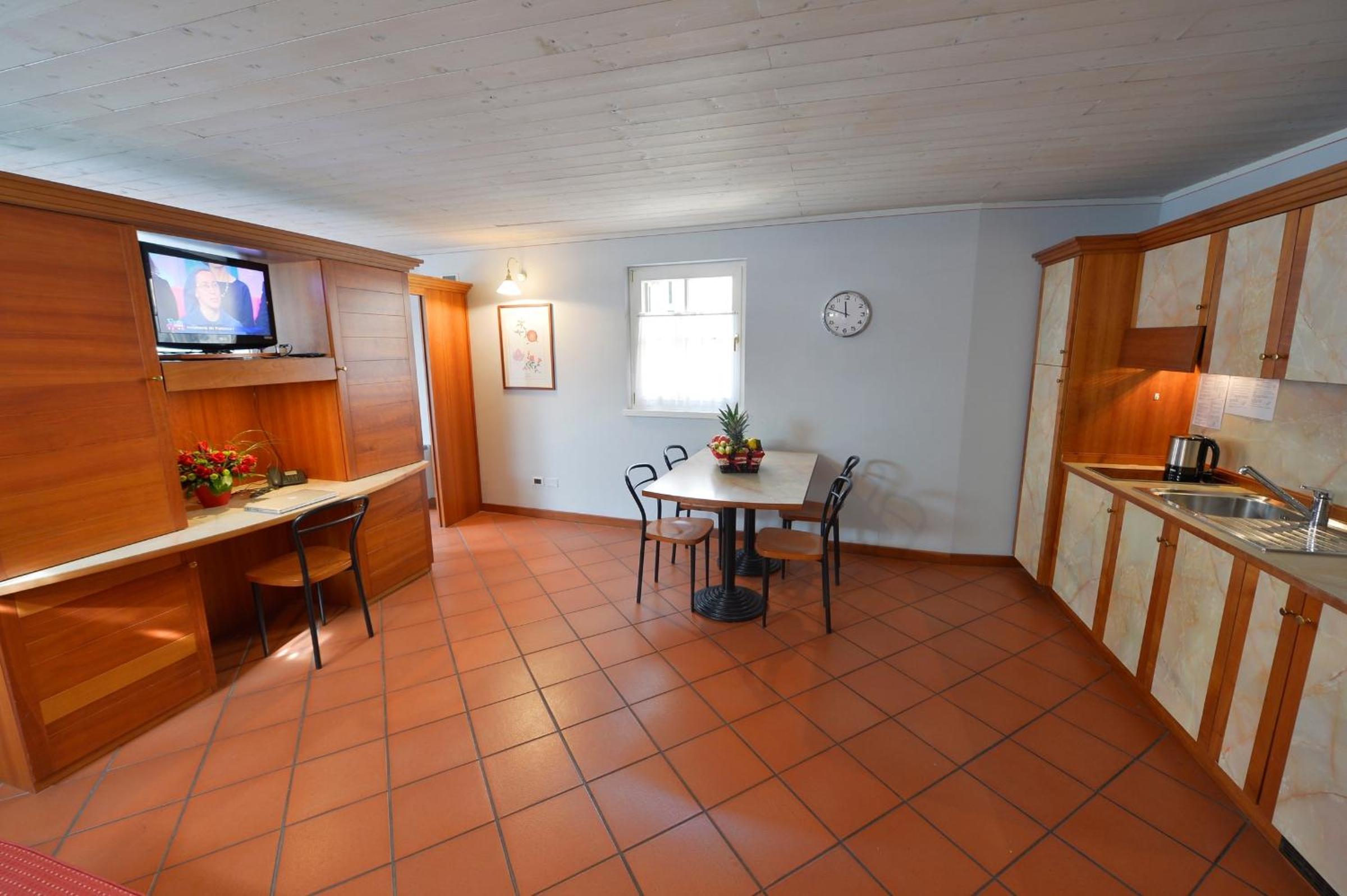 One-Bedroom Apartment (4 Adults) photo 2