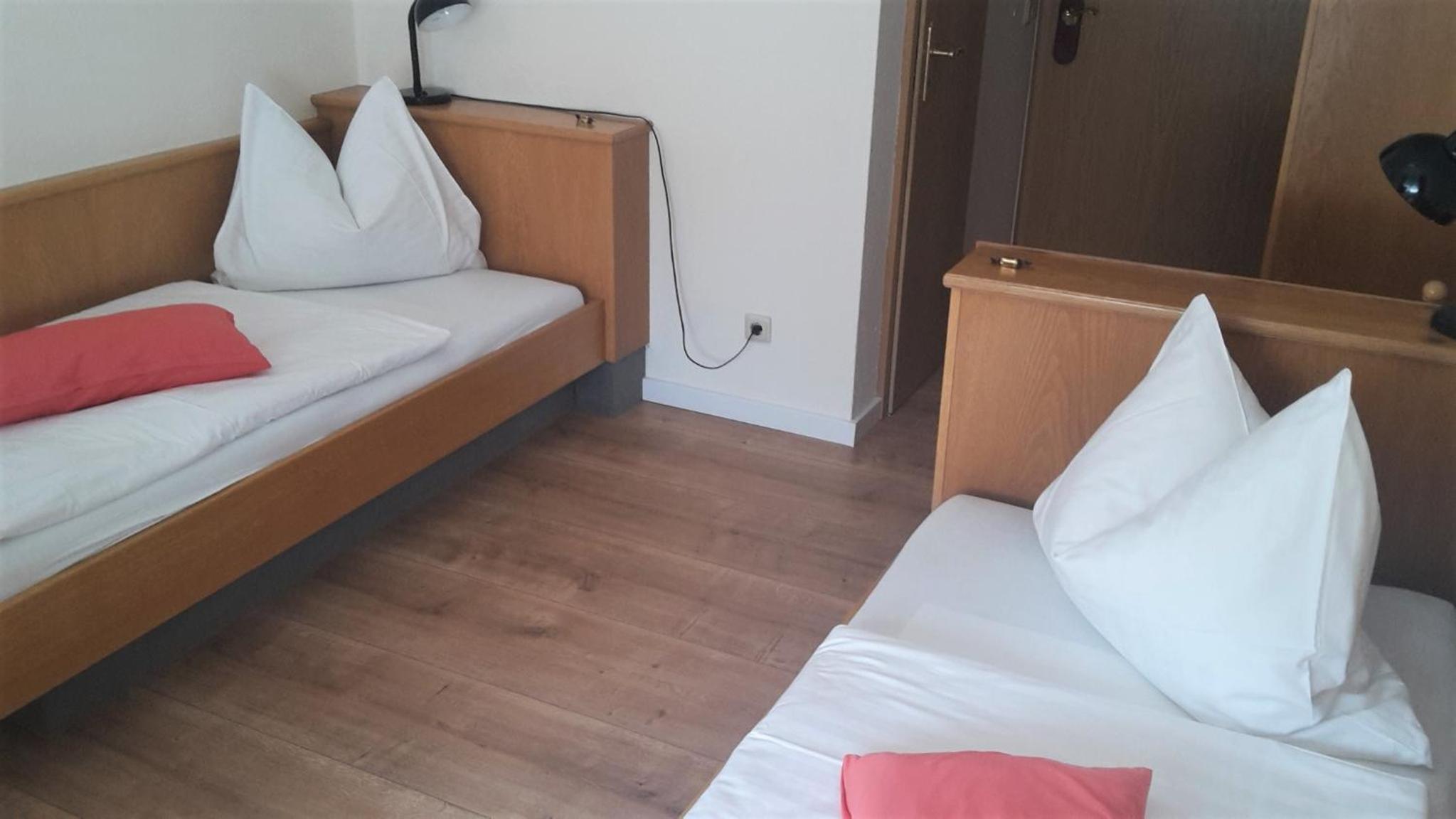 Economy Double or Twin Room - Photo 4