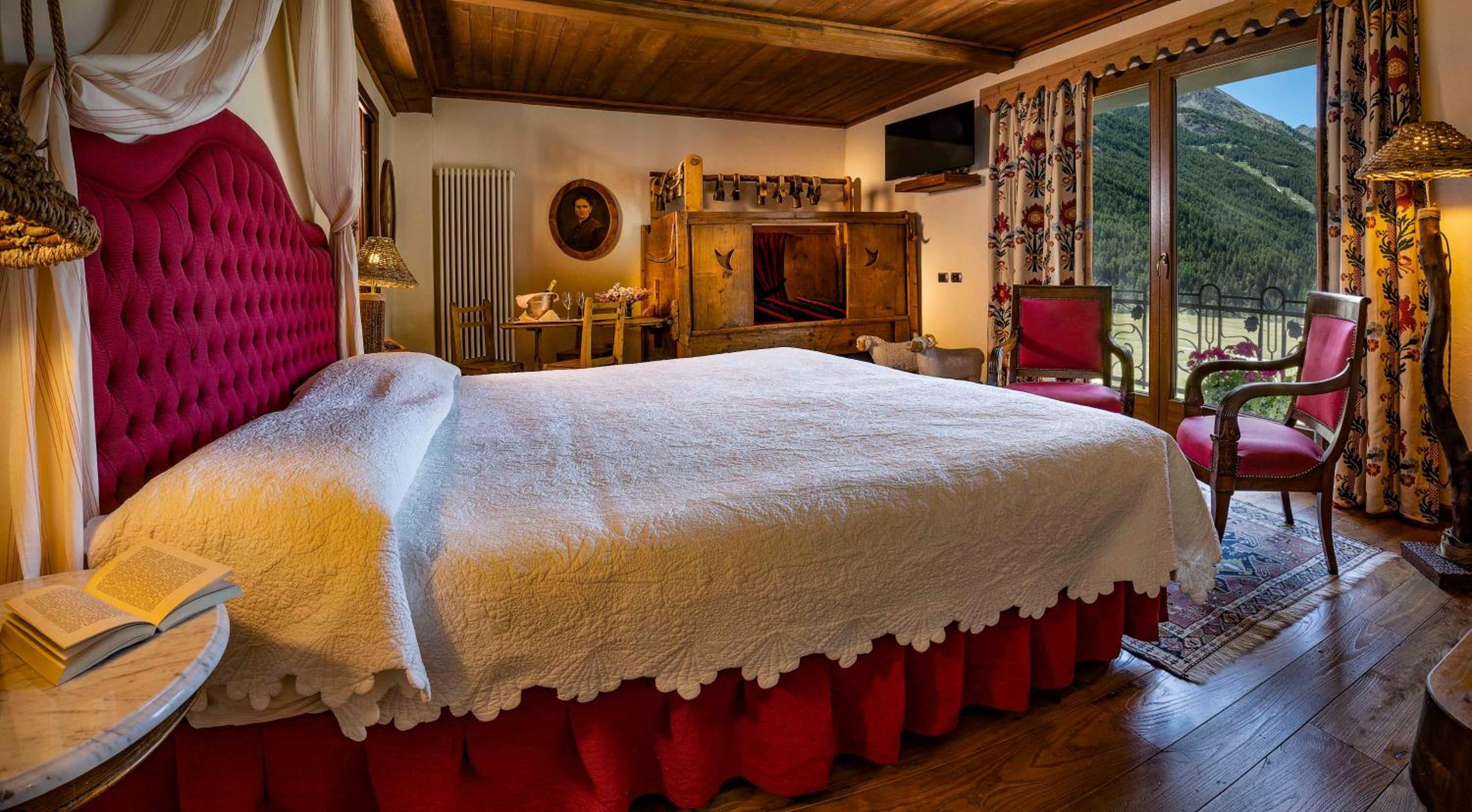 Suite with Balcony - Photo 2
