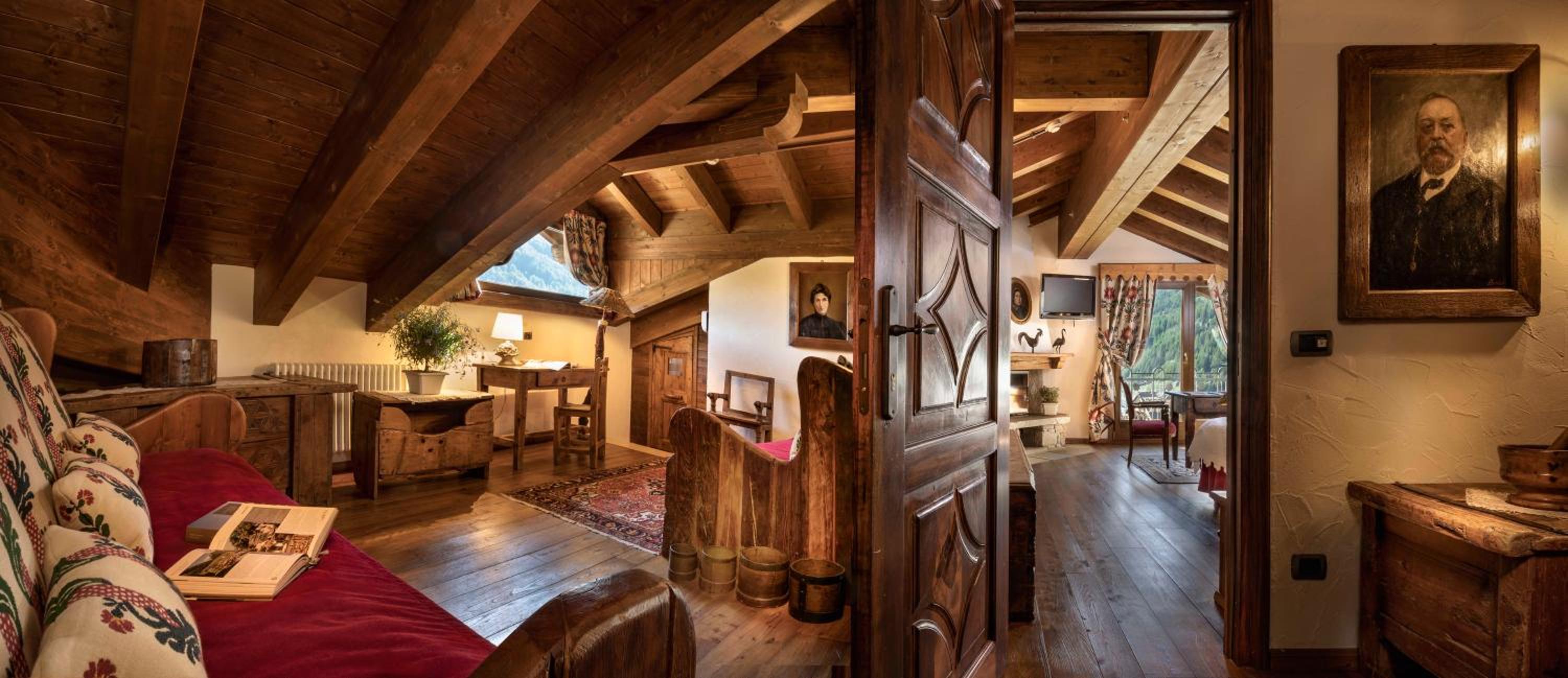 Suite with Balcony - Photo 5