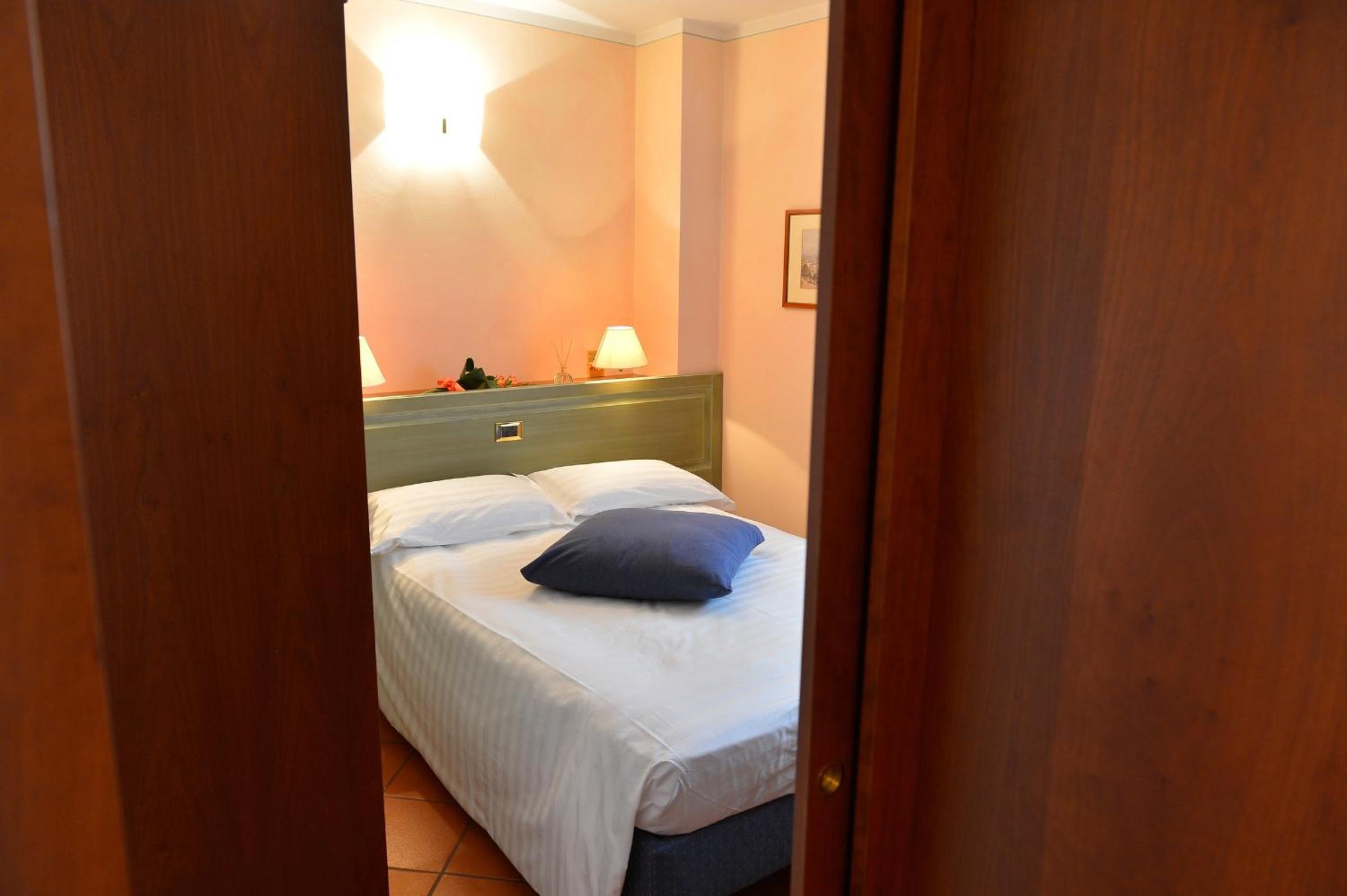One-Bedroom Apartment (3 Adults) photo 3
