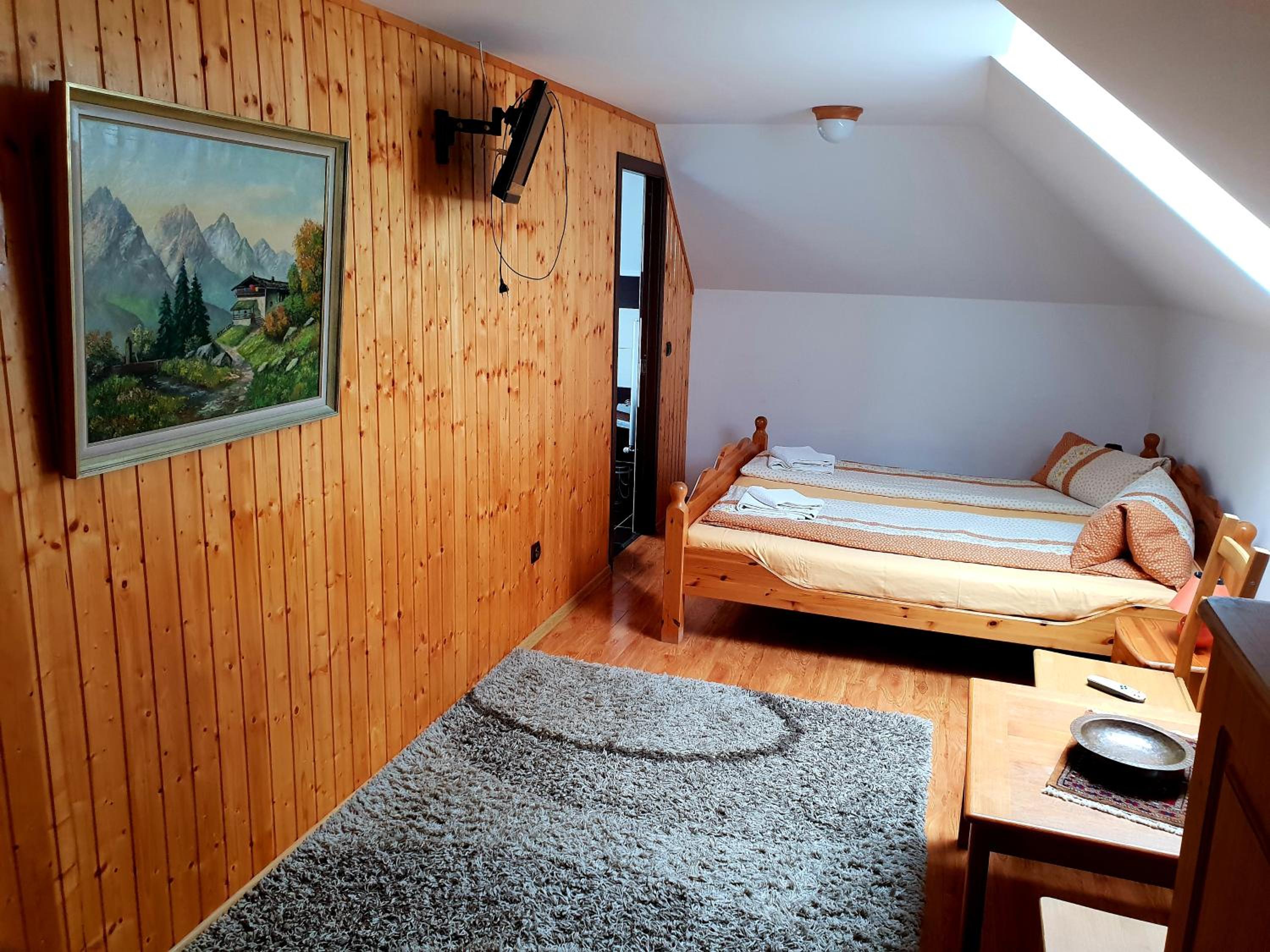 Double Room - Photo 6
