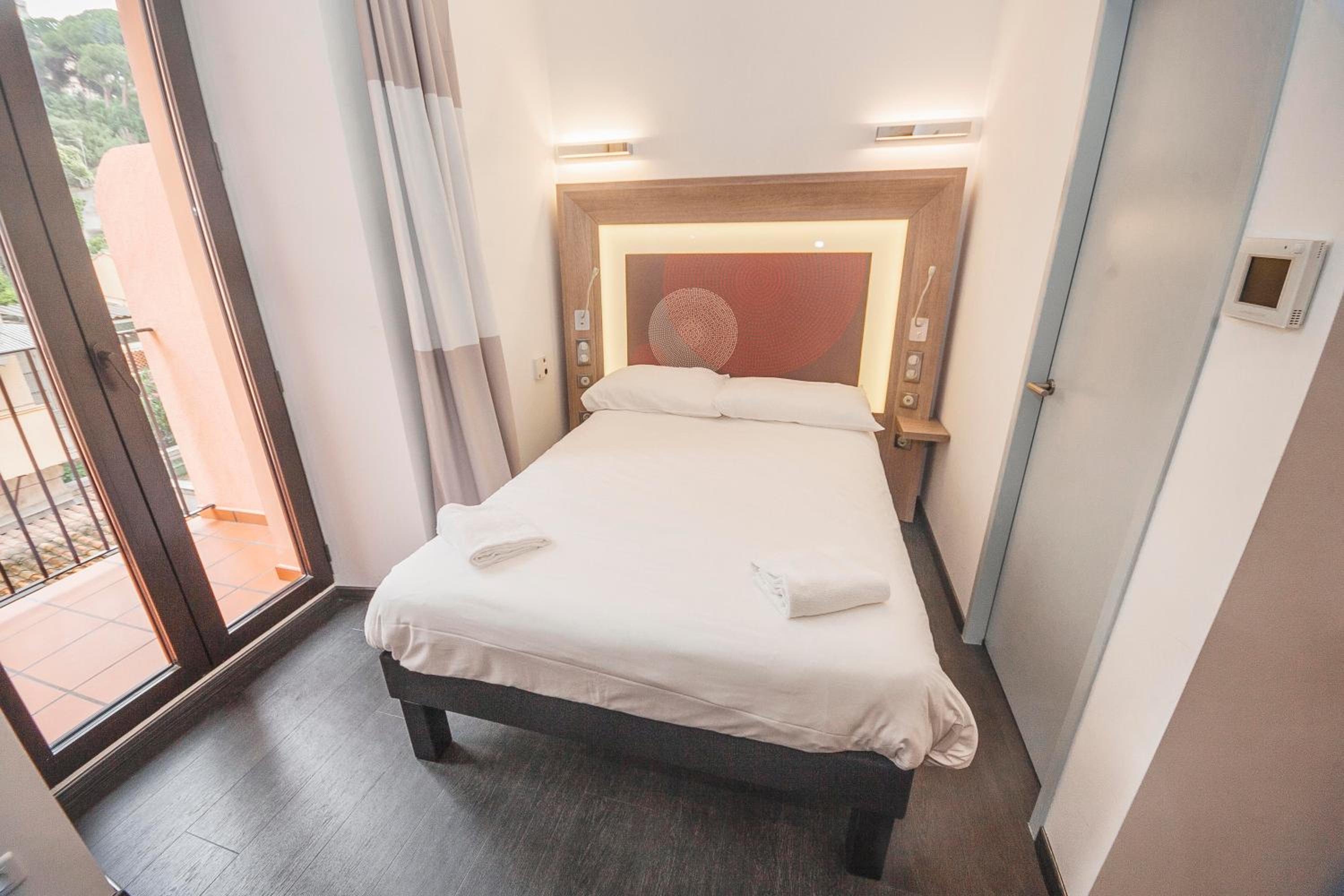 Double Room - Photo 4