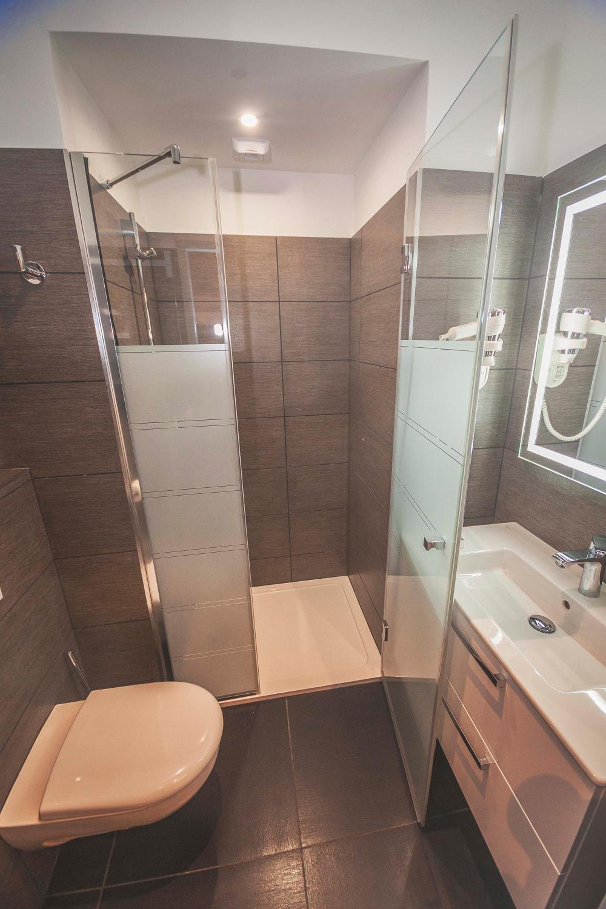 Twin Room - Photo 2