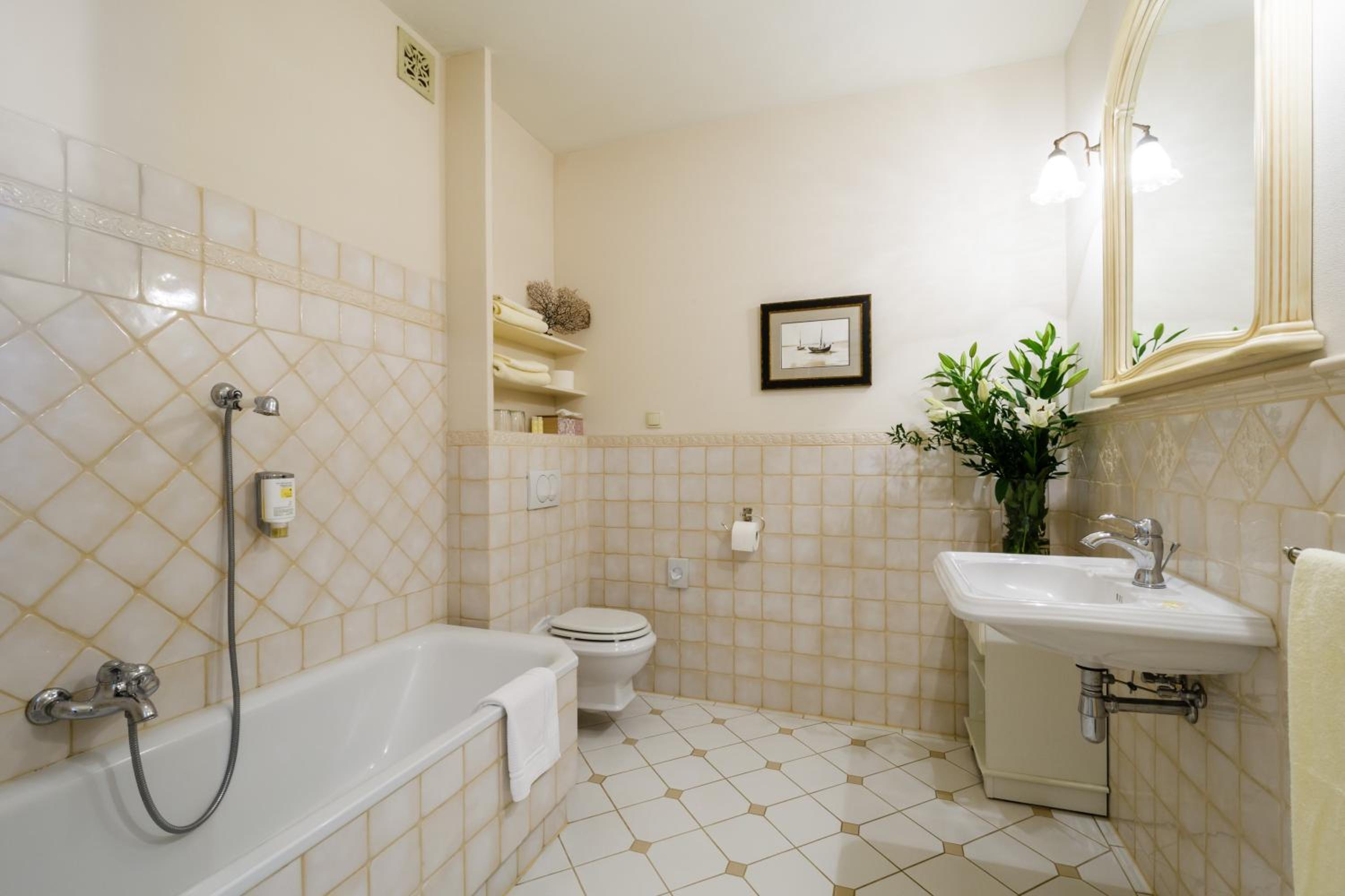 Double or Twin Room - Photo 2