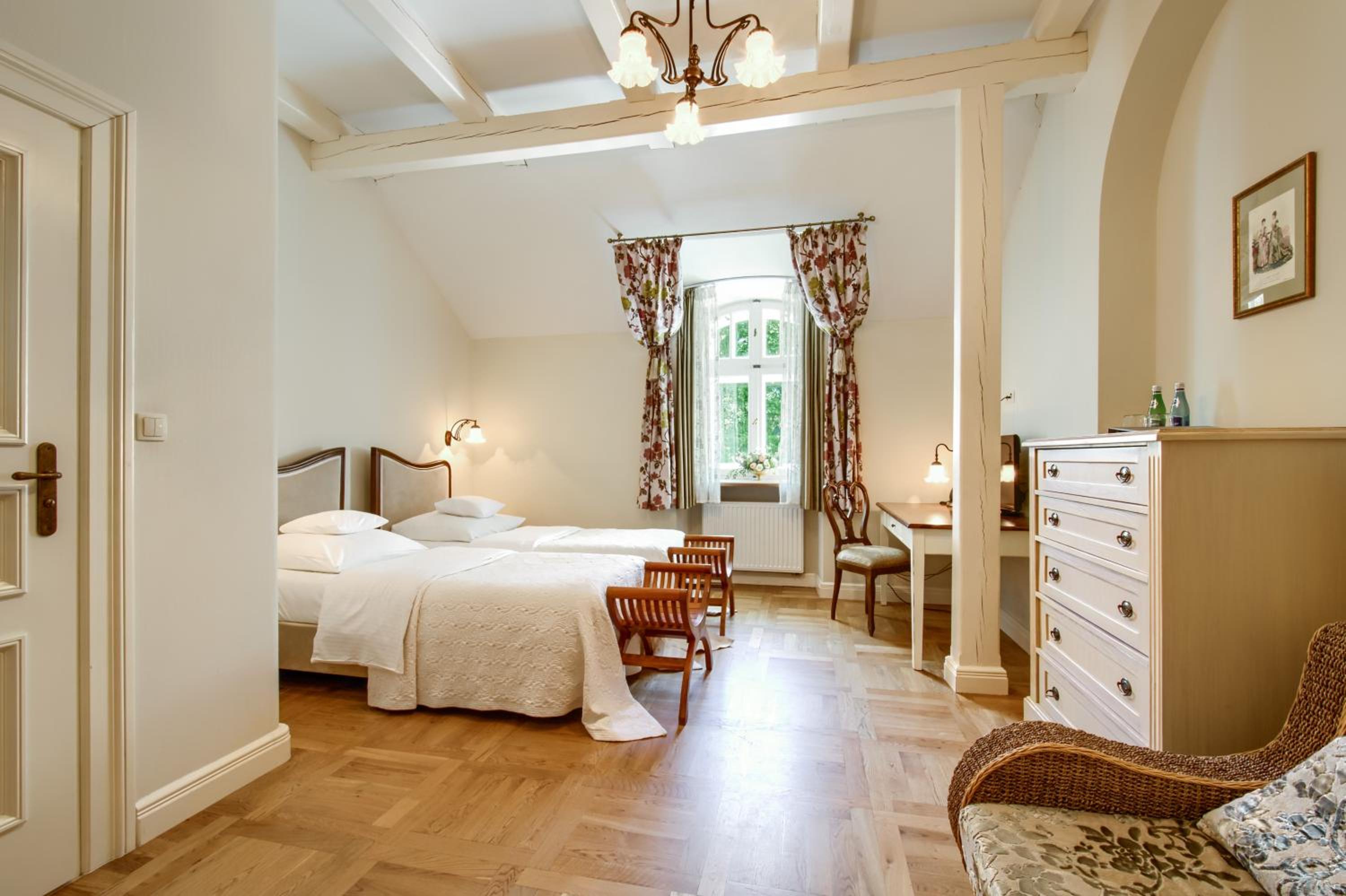 Double or Twin Room - Photo 3