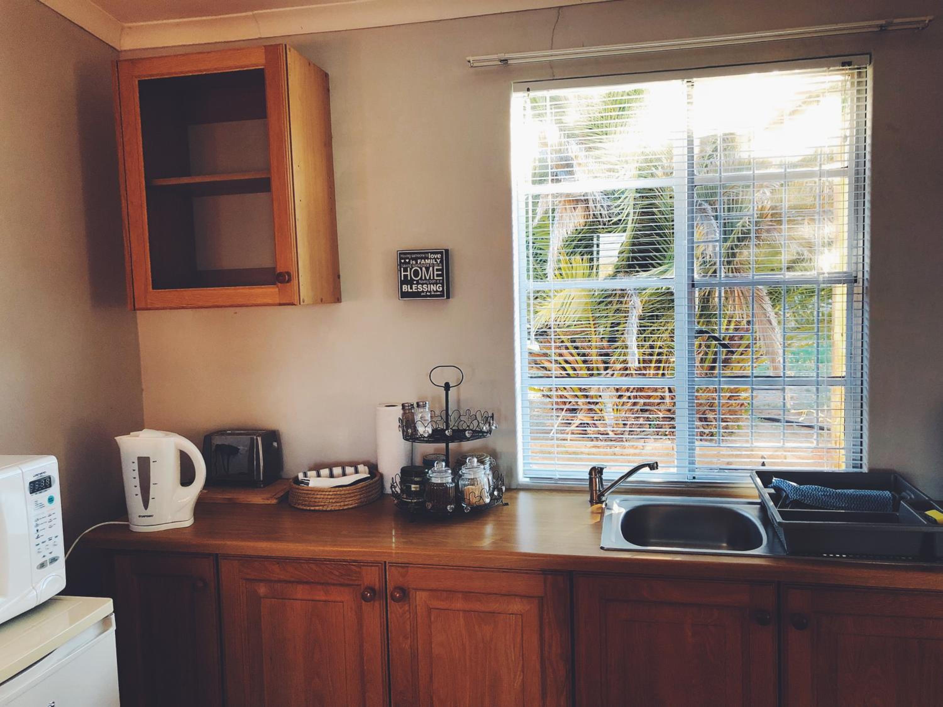 Two-Bedroom House - Photo 11