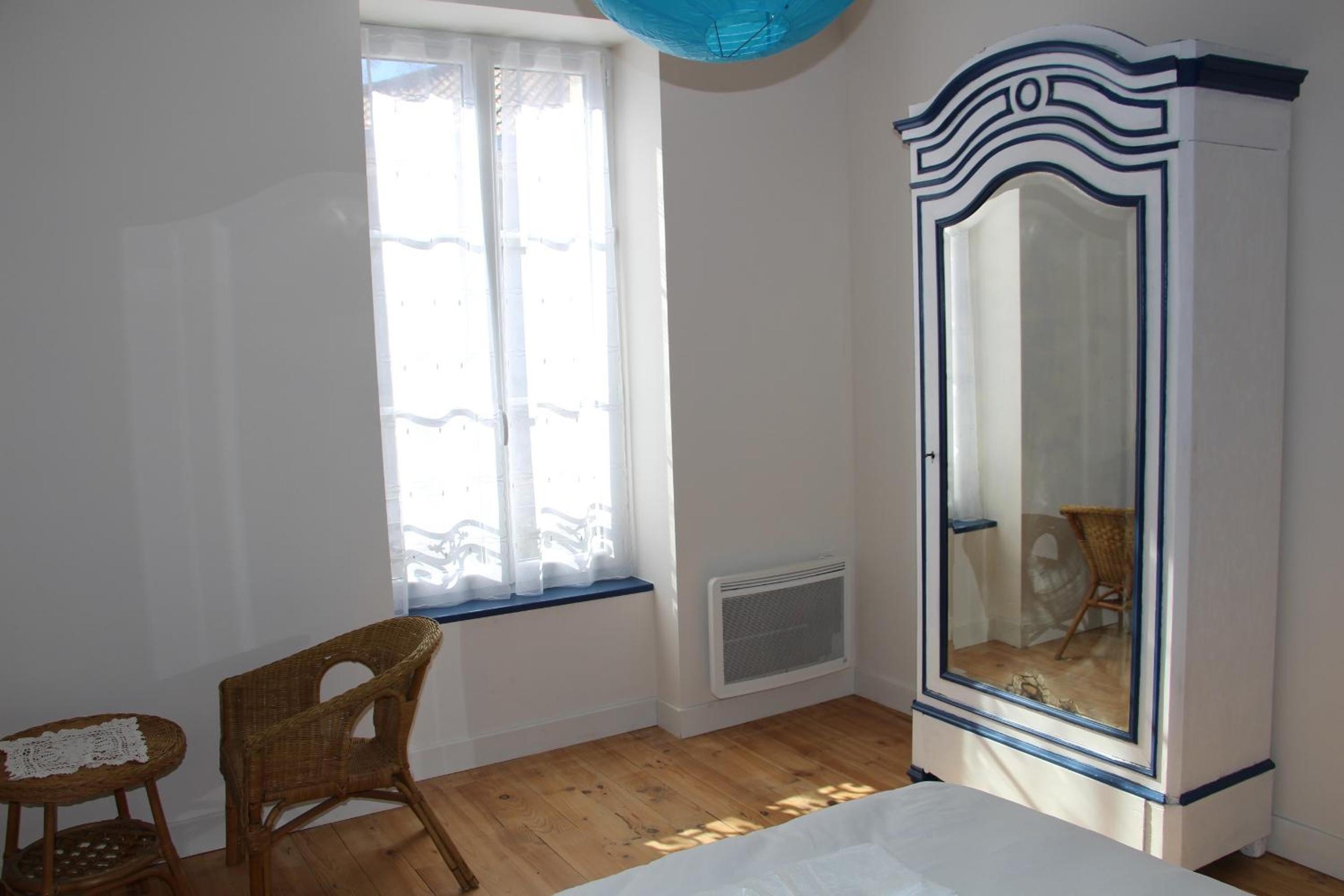 Family Room with Private Bathroom photo 1