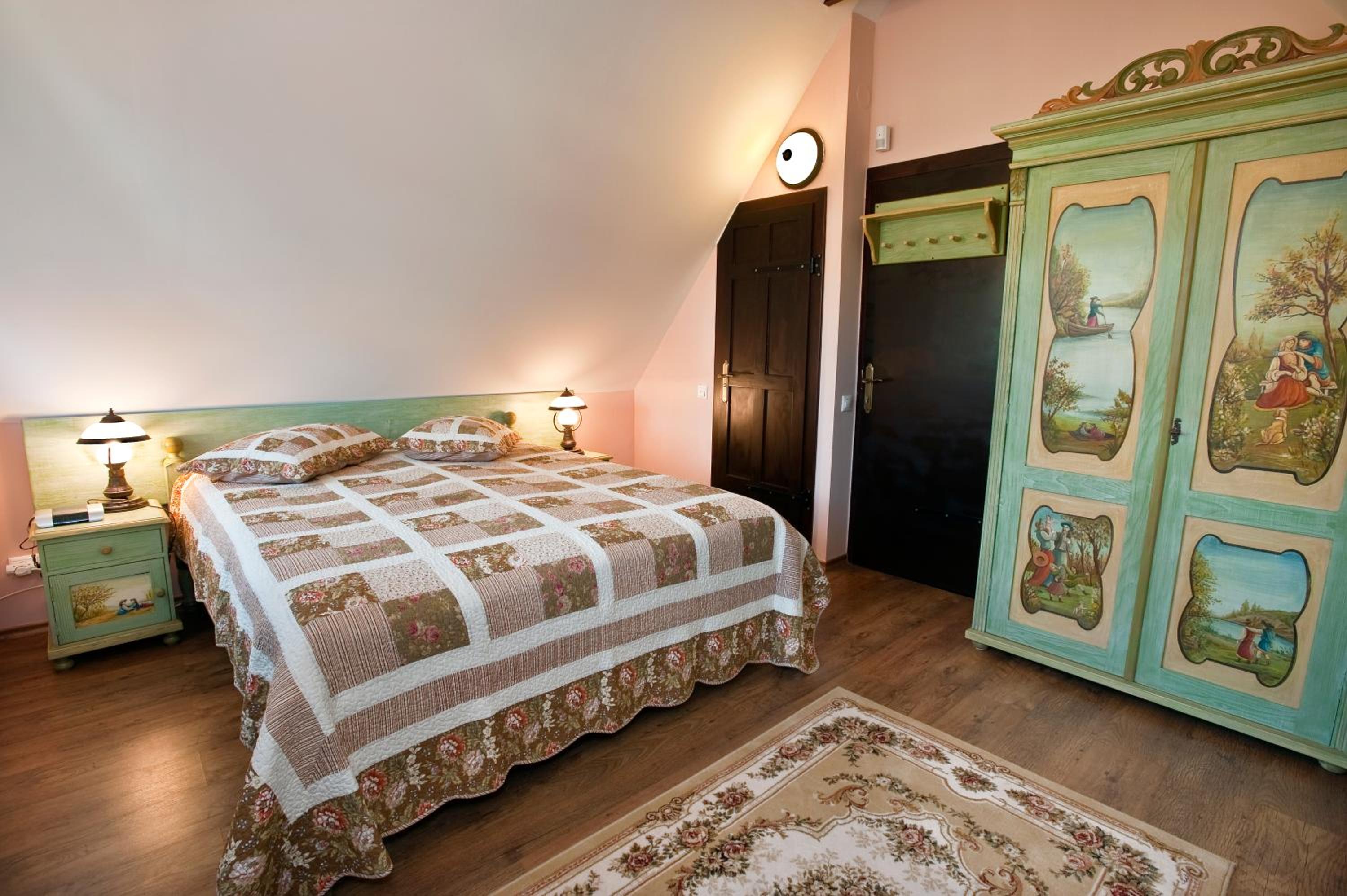 Six-Bedroom Villa  photo 2