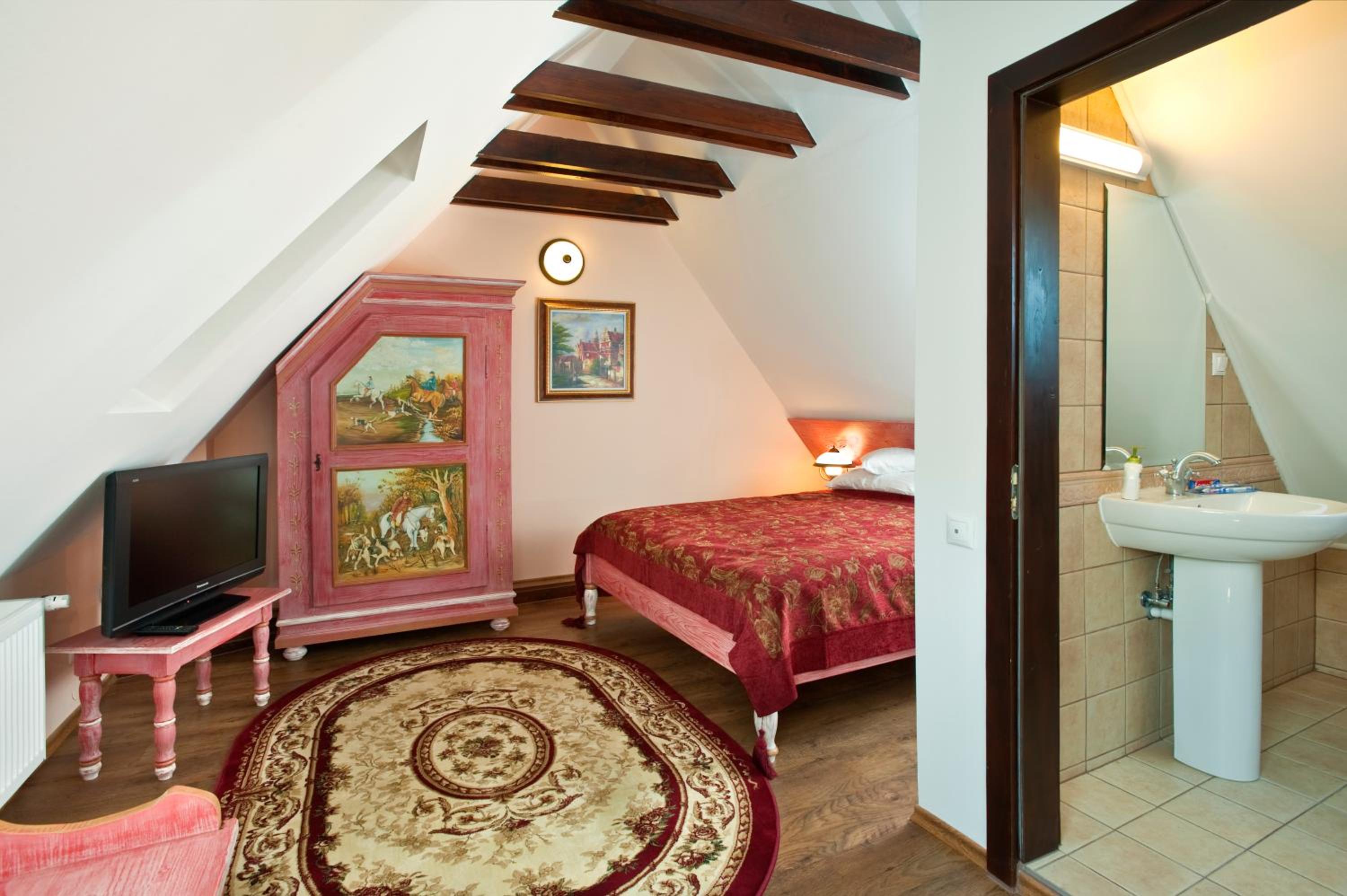 Six-Bedroom Villa  photo 1