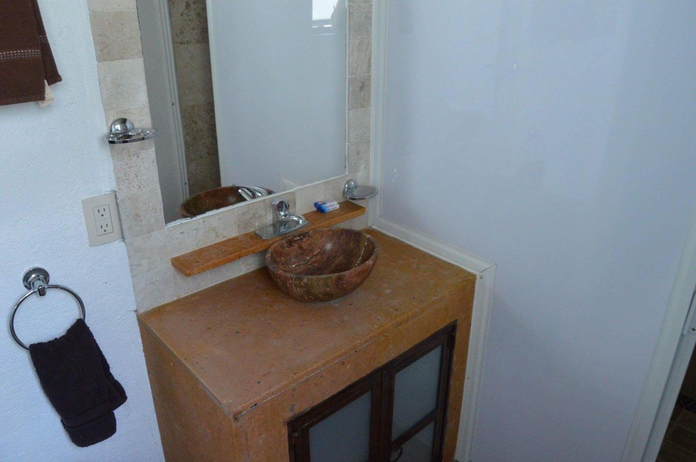Apartment with Mountain View - Photo 12