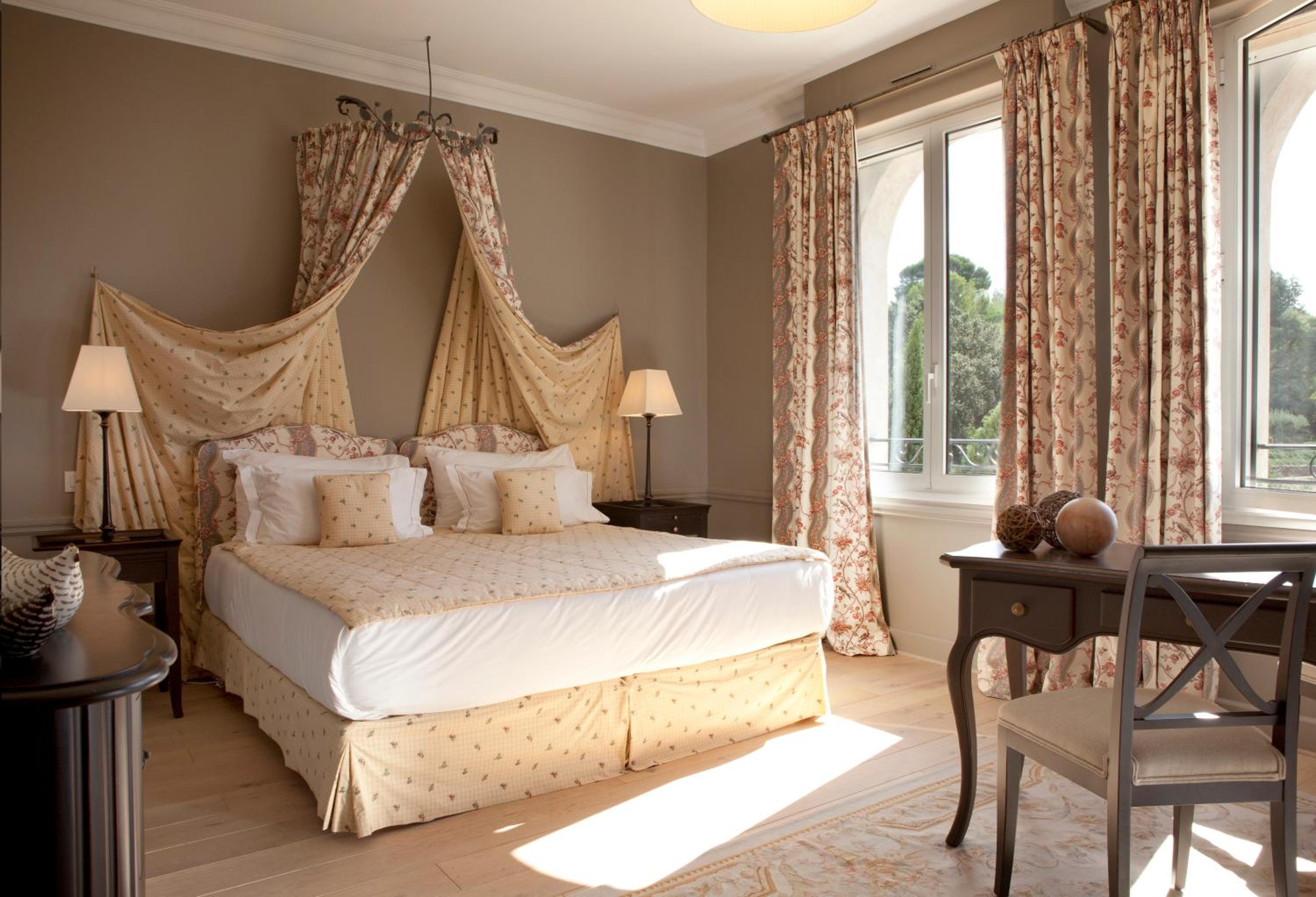Suite Junior with Pool or Palm Grove View 